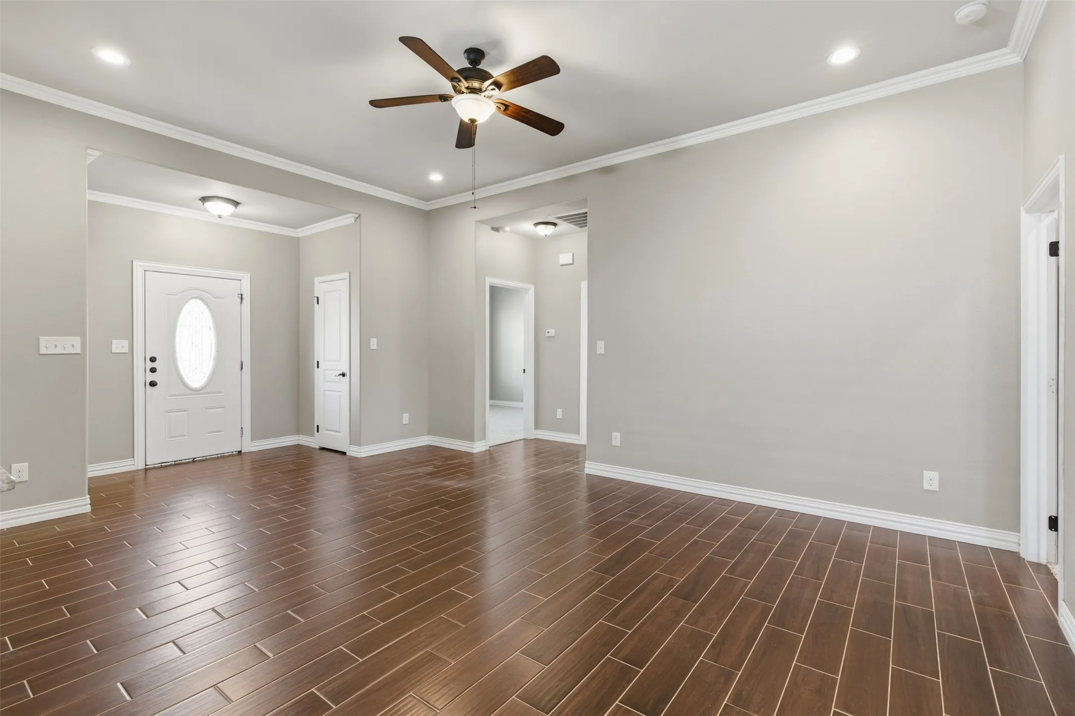 Single Family Residence For Rent in Grayson County , 1524 S Montgomery Street, Sherman, Texas 75090, 3 Bedroom, 2 Bathroom, Garage spaces, 1,265 Sqft, built in 2017, mls#21412063, Real Estate Agent in Sherman, Homes For Rent in Grayson county, Homes For Rent in Sherman, Realtor in Sherman Texas, Real Estate Brokerage Independent Realty Texas, Luminita Cordes Realtor