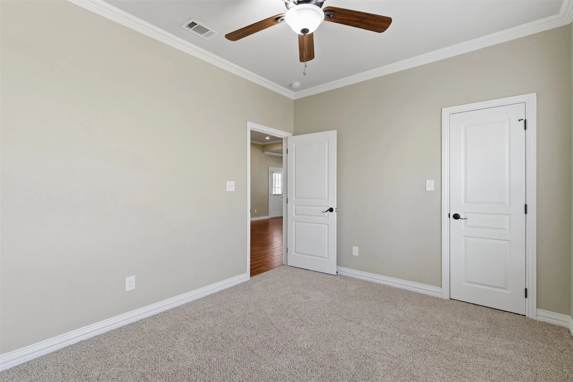 Single Family Residence For Rent in Grayson County , 1524 S Montgomery Street, Sherman, Texas 75090, 3 Bedroom, 2 Bathroom, Garage spaces, 1,265 Sqft, built in 2017, mls#21412063, Real Estate Agent in Sherman, Homes For Rent in Grayson county, Homes For Rent in Sherman, Realtor in Sherman Texas, Real Estate Brokerage Independent Realty Texas, Luminita Cordes Realtor
