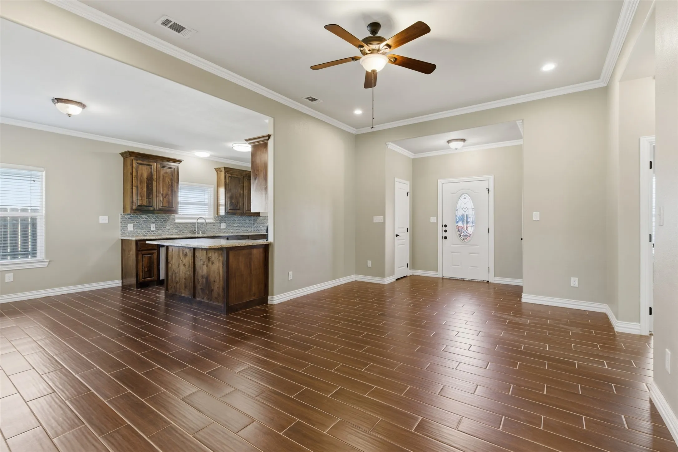 Single Family Residence For Rent in Grayson County , 1524 S Montgomery Street, Sherman, Texas 75090, 3 Bedroom, 2 Bathroom, Garage spaces, 1,265 Sqft, built in 2017, mls#21412063, Real Estate Agent in Sherman, Homes For Rent in Grayson county, Homes For Rent in Sherman, Realtor in Sherman Texas, Real Estate Brokerage Independent Realty Texas, Luminita Cordes Realtor