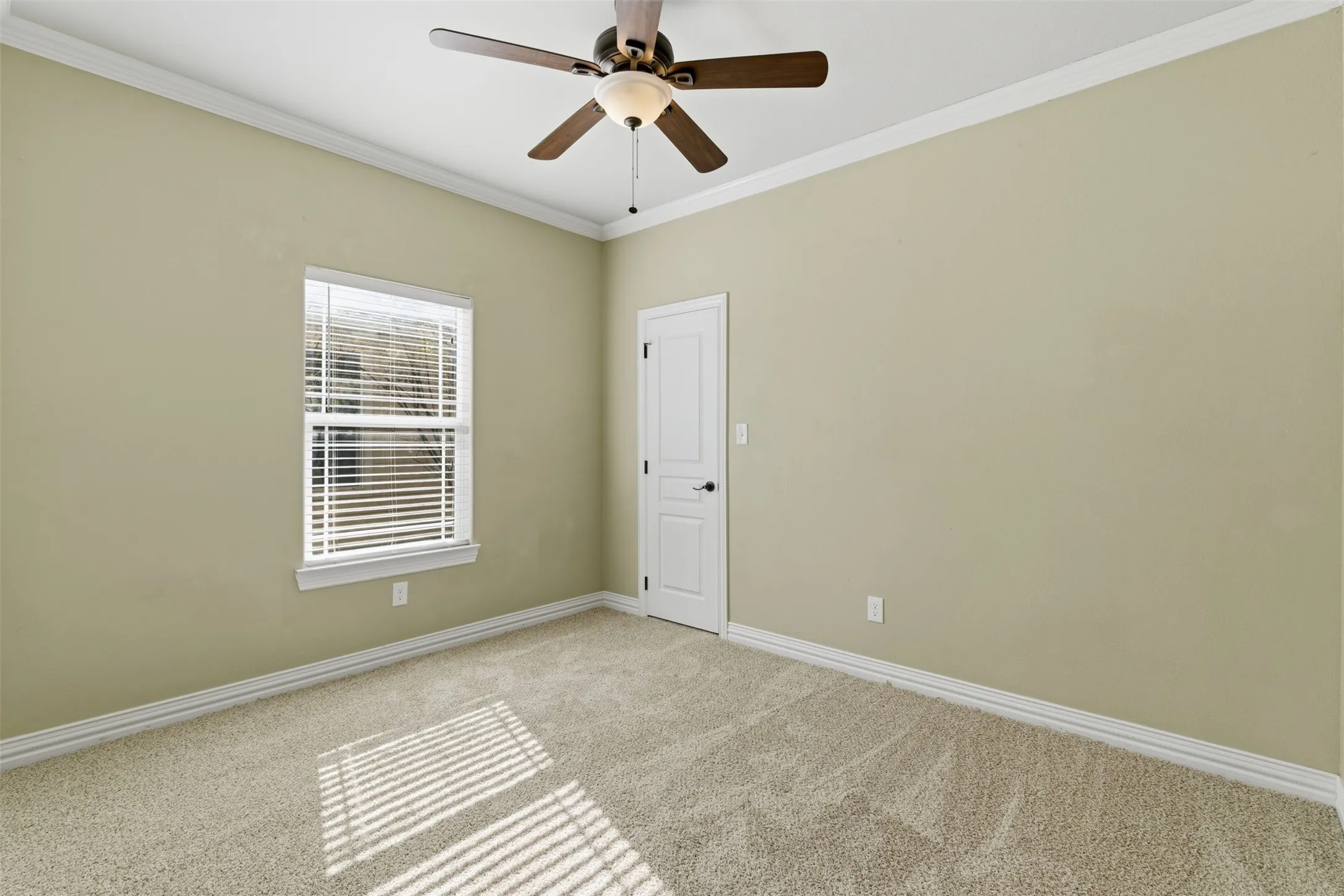 Single Family Residence For Rent in Grayson County , 1524 S Montgomery Street, Sherman, Texas 75090, 3 Bedroom, 2 Bathroom, Garage spaces, 1,265 Sqft, built in 2017, mls#21412063, Real Estate Agent in Sherman, Homes For Rent in Grayson county, Homes For Rent in Sherman, Realtor in Sherman Texas, Real Estate Brokerage Independent Realty Texas, Luminita Cordes Realtor