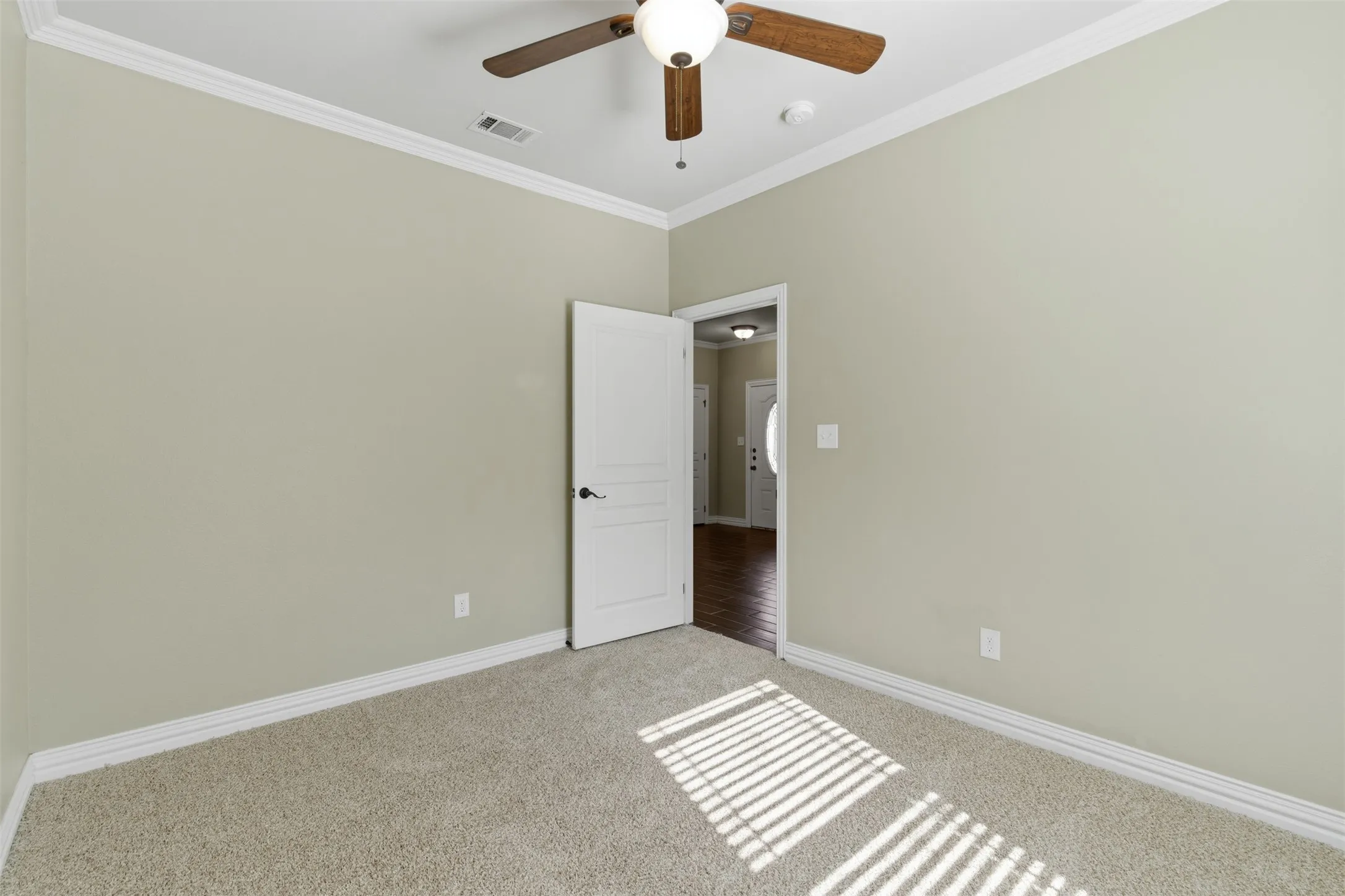 Single Family Residence For Rent in Grayson County , 1524 S Montgomery Street, Sherman, Texas 75090, 3 Bedroom, 2 Bathroom, Garage spaces, 1,265 Sqft, built in 2017, mls#21412063, Real Estate Agent in Sherman, Homes For Rent in Grayson county, Homes For Rent in Sherman, Realtor in Sherman Texas, Real Estate Brokerage Independent Realty Texas, Luminita Cordes Realtor