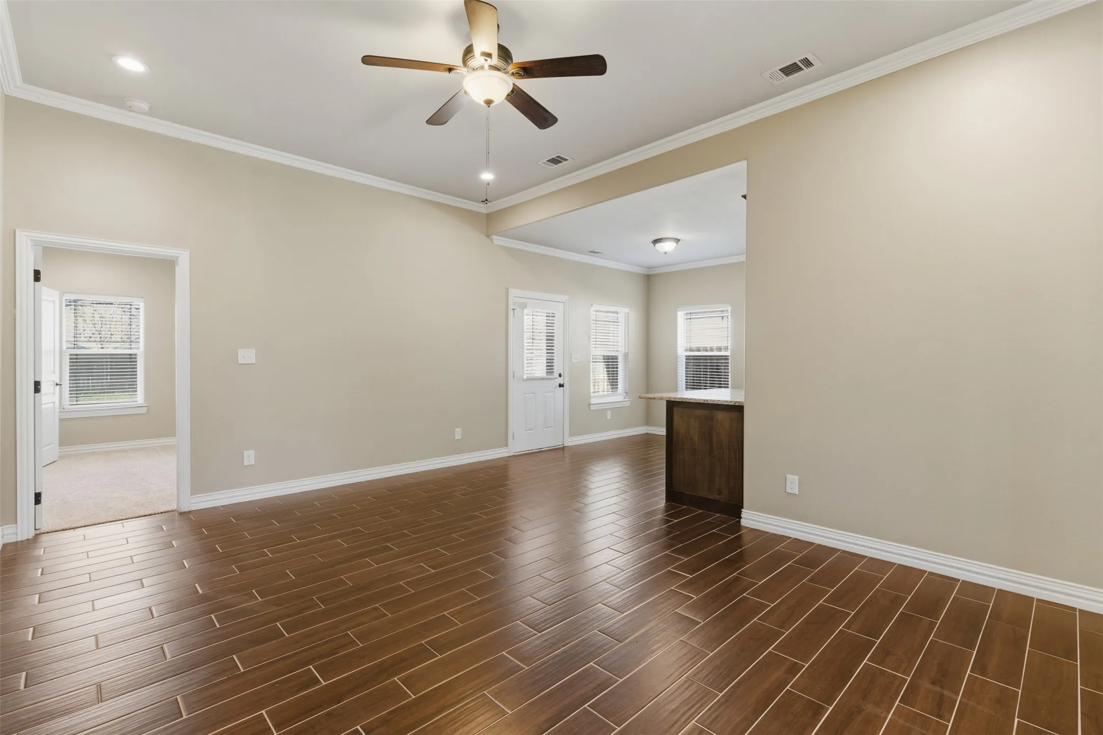Single Family Residence For Rent in Grayson County , 1524 S Montgomery Street, Sherman, Texas 75090, 3 Bedroom, 2 Bathroom, Garage spaces, 1,265 Sqft, built in 2017, mls#21412063, Real Estate Agent in Sherman, Homes For Rent in Grayson county, Homes For Rent in Sherman, Realtor in Sherman Texas, Real Estate Brokerage Independent Realty Texas, Luminita Cordes Realtor