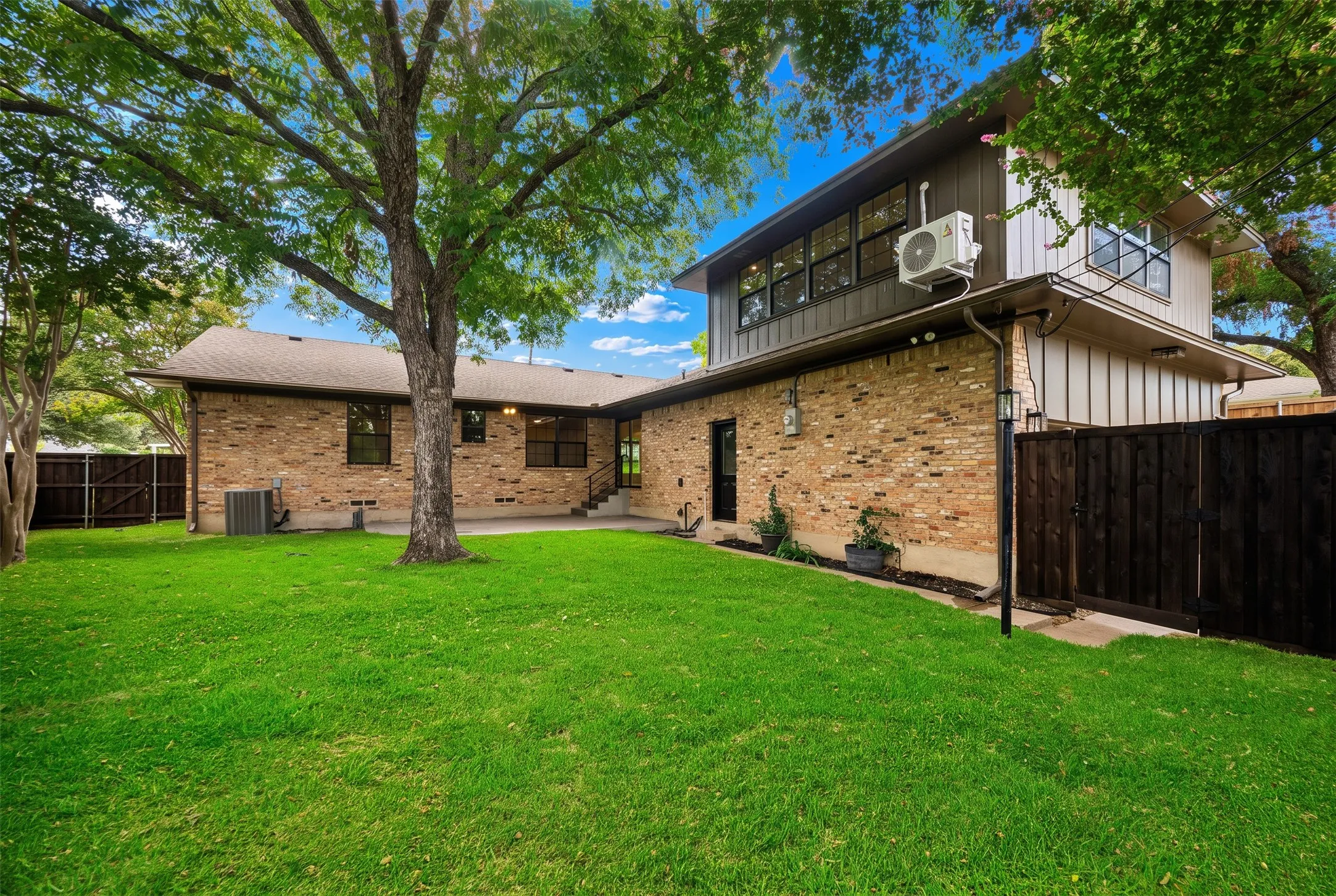 Single Family Residence For Sale in Dallas County , 846 Creekridge Drive, Dallas, Texas 75218, 3 Bedroom, 3 Bathroom, 2 Garage spaces, 2,401 Sqft, built in 1963, mls#21411035, Real Estate Agent in Dallas, Homes For Sale in Dallas county, Homes For Sale in Dallas, Realtor in Dallas Texas, Real Estate Brokerage Independent Realty Texas, Luminita Cordes Realtor