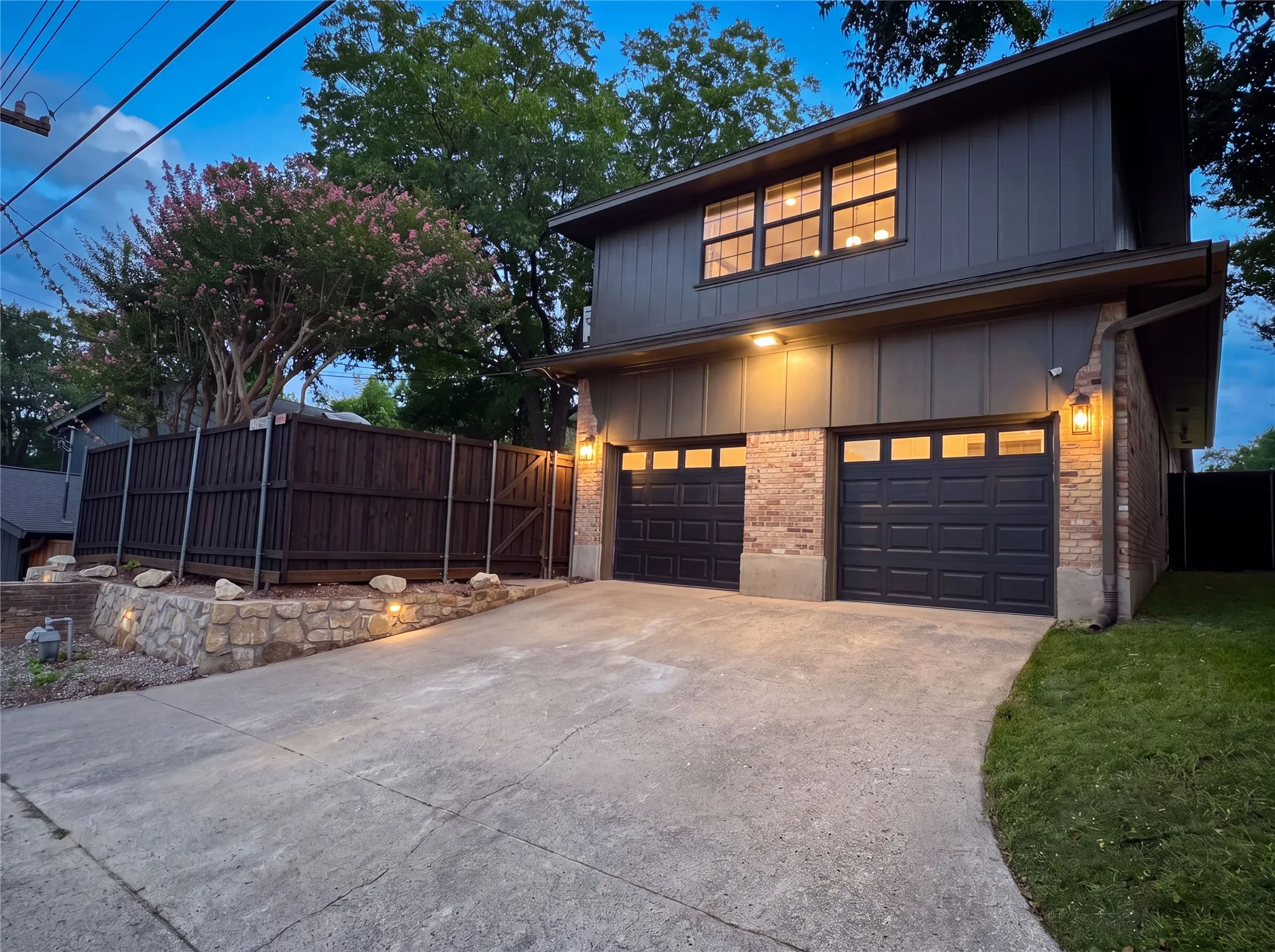 Single Family Residence For Sale in Dallas County , 846 Creekridge Drive, Dallas, Texas 75218, 3 Bedroom, 3 Bathroom, 2 Garage spaces, 2,401 Sqft, built in 1963, mls#21411035, Real Estate Agent in Dallas, Homes For Sale in Dallas county, Homes For Sale in Dallas, Realtor in Dallas Texas, Real Estate Brokerage Independent Realty Texas, Luminita Cordes Realtor