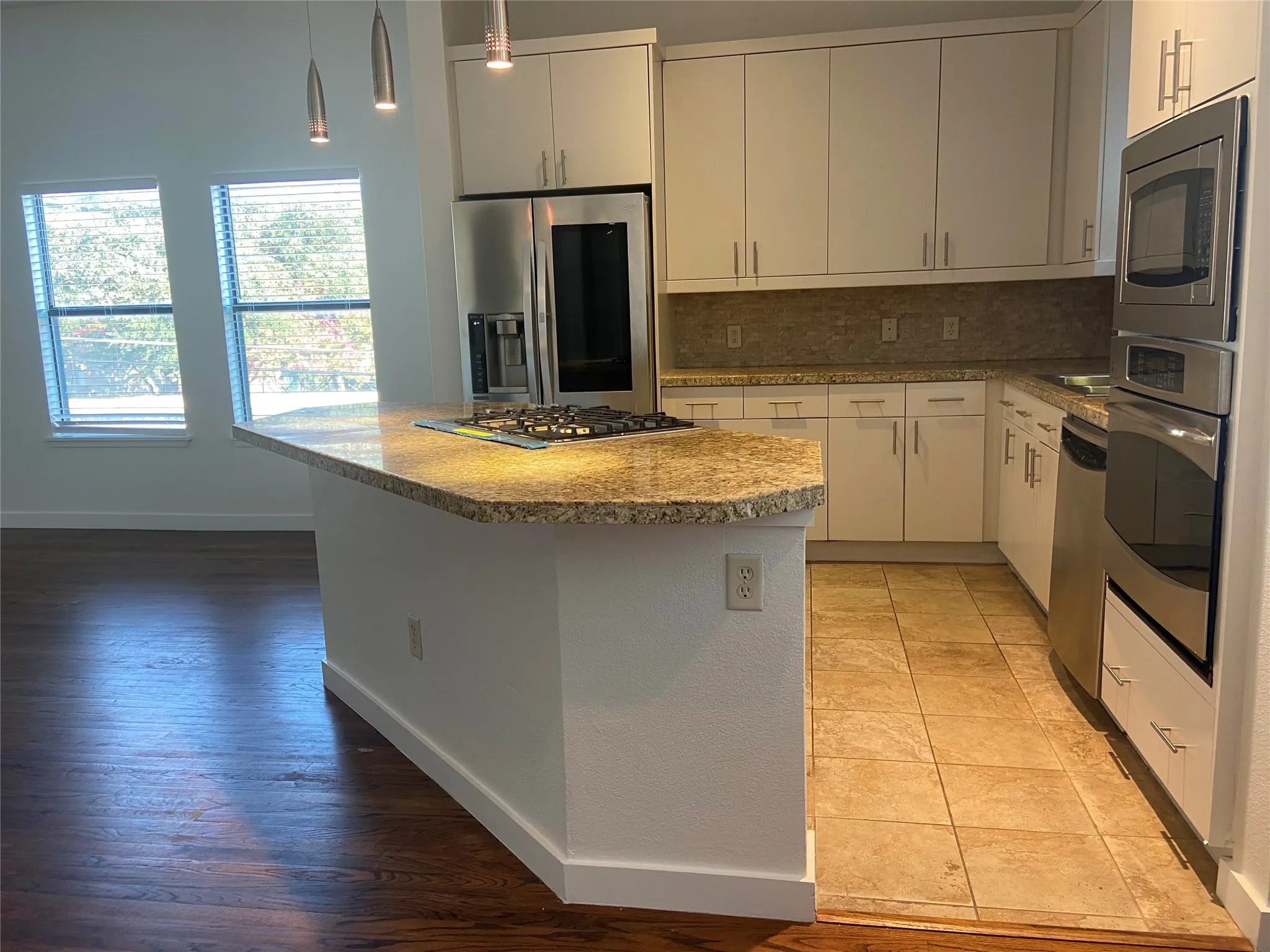 Condominium For Rent in Dallas County , 3118 Ross Avenue 1, Dallas, Texas 75204, 3 Bedroom, 3 Bathroom, 2 Garage spaces, 2,020 Sqft, built in 2006, mls#21409300, Real Estate Agent in Dallas, Homes For Rent in Dallas county, Homes For Rent in Dallas, Realtor in Dallas Texas, Real Estate Brokerage Independent Realty Texas, Luminita Cordes Realtor