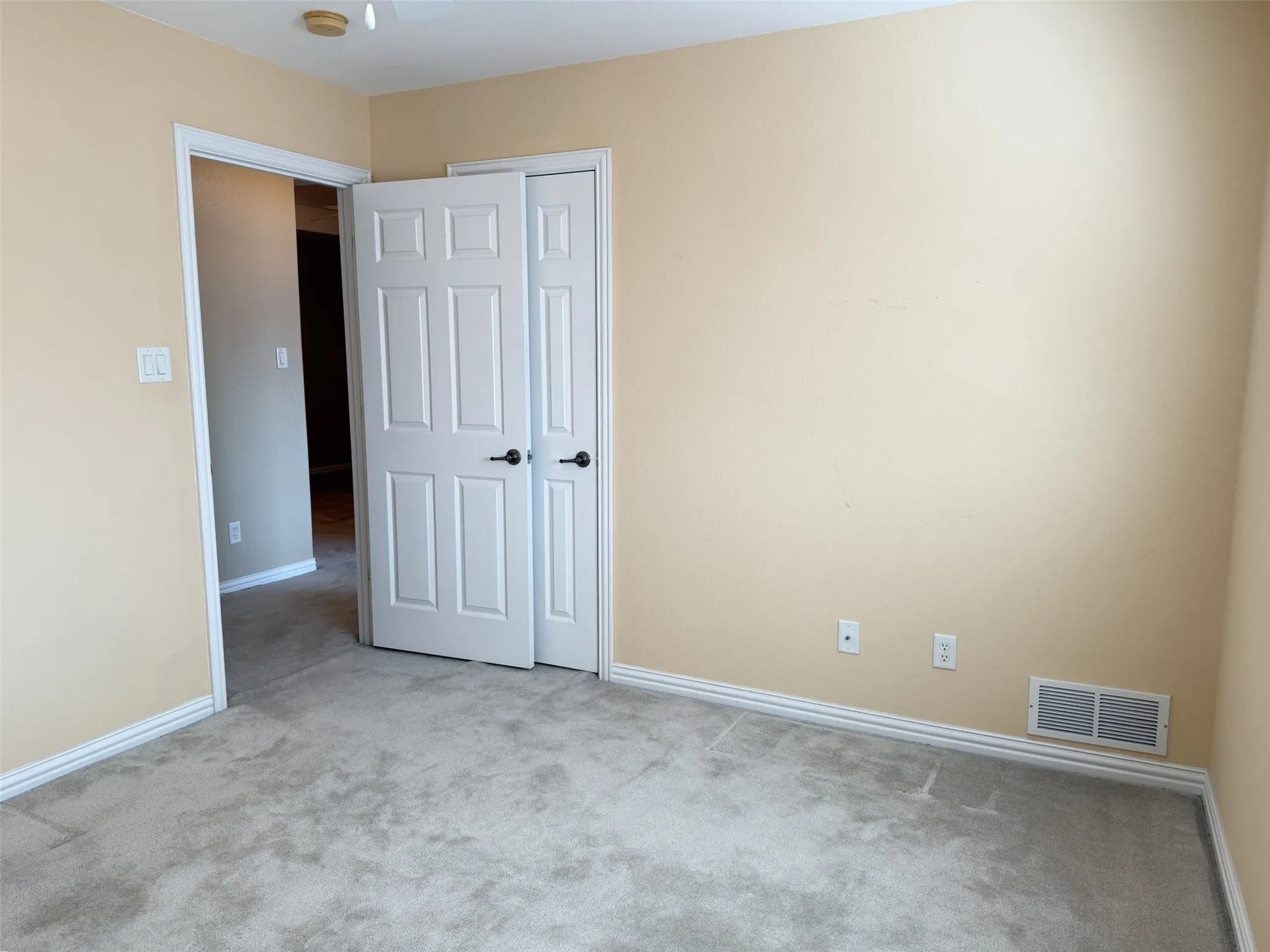 Single Family Residence For Rent in Dallas County , 116 Trinity Court, Coppell, Texas 75019, 4 Bedroom, 3 Bathroom, 2 Garage spaces, 3,092 Sqft, built in 2003, mls#21412019, Real Estate Agent in Coppell, Homes For Rent in Dallas county, Homes For Rent in Coppell, Realtor in Coppell Texas, Real Estate Brokerage Independent Realty Texas, Luminita Cordes Realtor