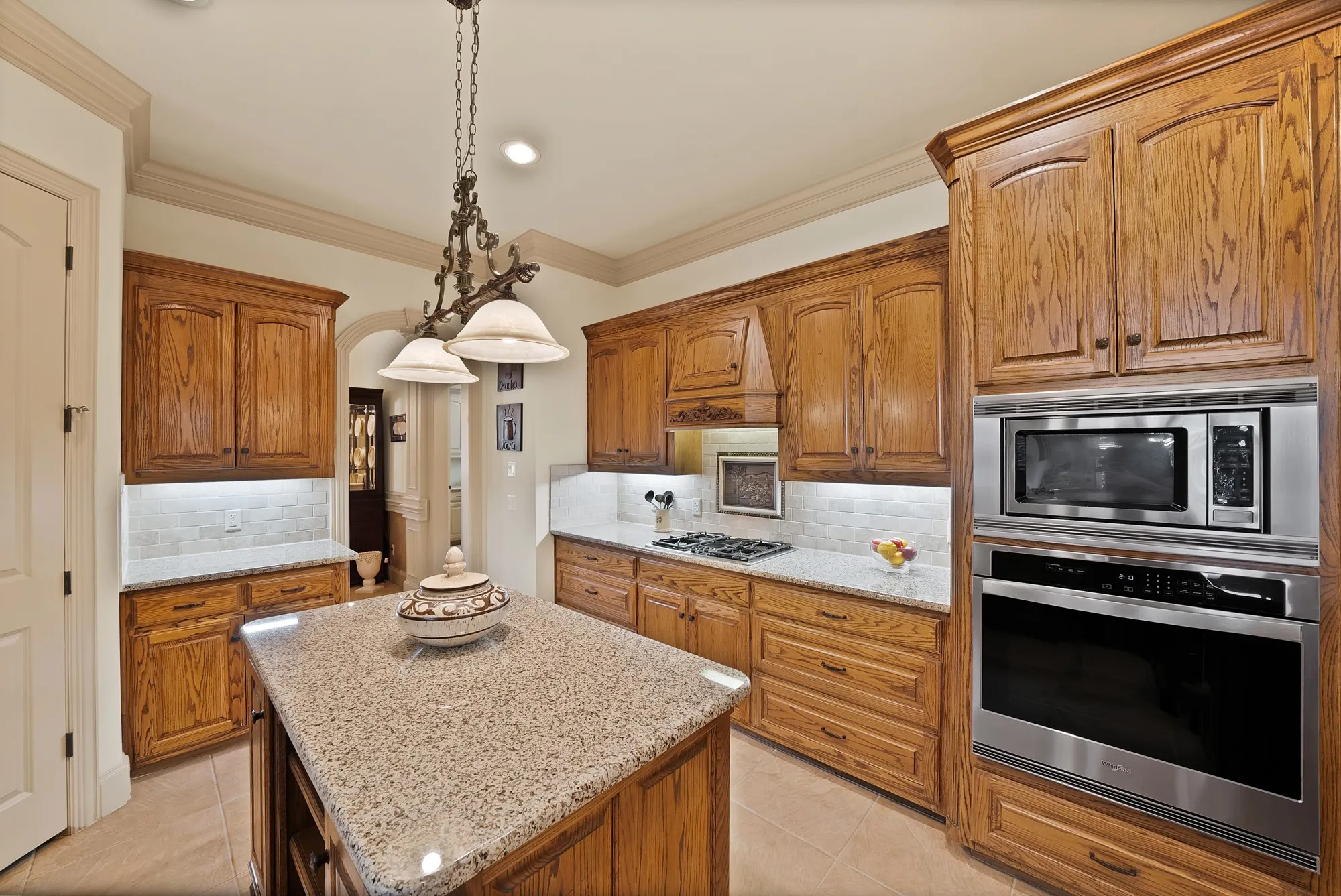Single Family Residence For Sale in Tarrant County , 1408 St Tropez Lane, Arlington, Texas 76013, 3 Bedroom, 3 Bathroom, 2 Garage spaces, 2,662 Sqft, built in 2007, mls#21411108, Real Estate Agent in Arlington, Homes For Sale in Tarrant county, Homes For Sale in Arlington, Realtor in Arlington Texas, Real Estate Brokerage Independent Realty Texas, Luminita Cordes Realtor