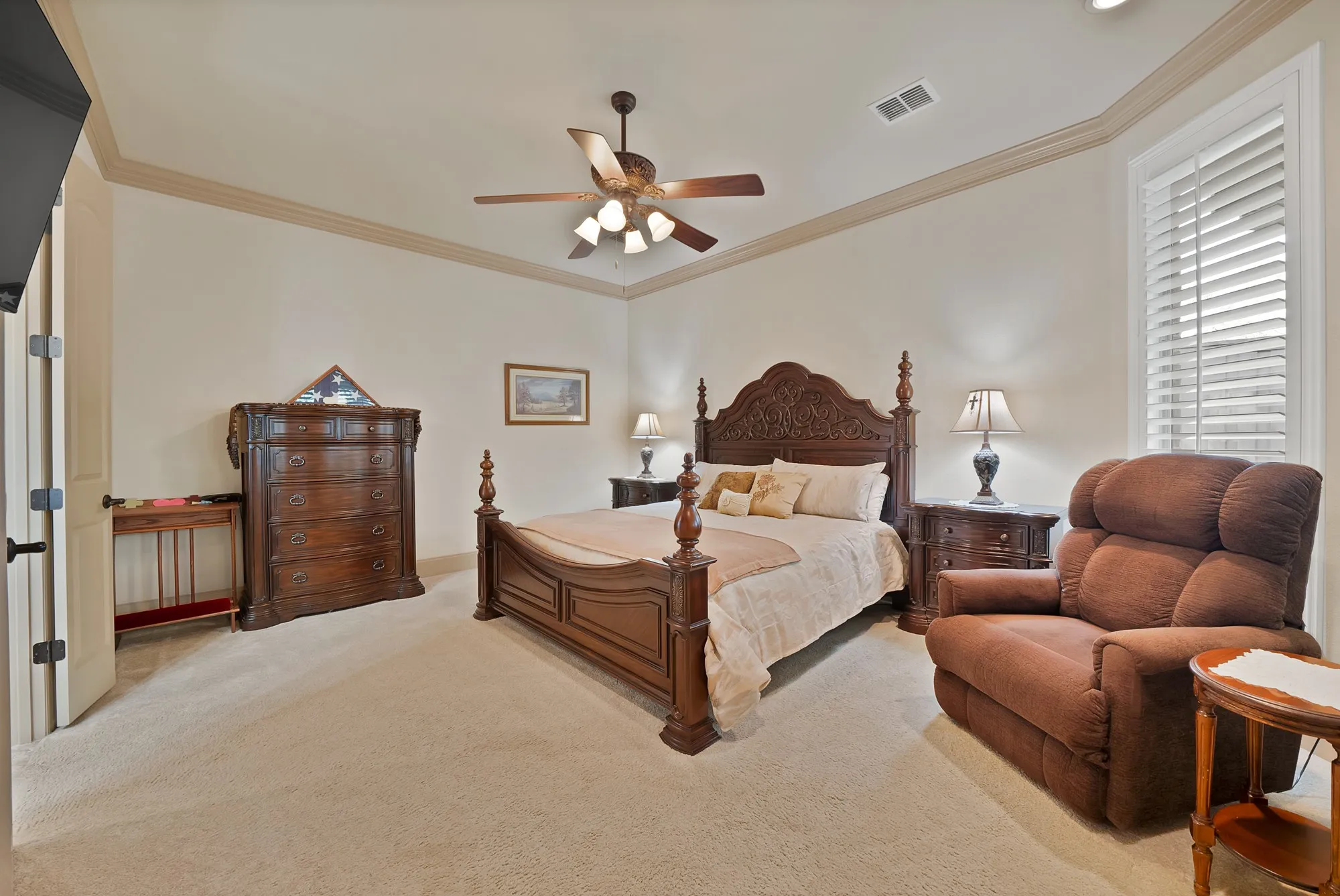 Single Family Residence For Sale in Tarrant County , 1408 St Tropez Lane, Arlington, Texas 76013, 3 Bedroom, 3 Bathroom, 2 Garage spaces, 2,662 Sqft, built in 2007, mls#21411108, Real Estate Agent in Arlington, Homes For Sale in Tarrant county, Homes For Sale in Arlington, Realtor in Arlington Texas, Real Estate Brokerage Independent Realty Texas, Luminita Cordes Realtor