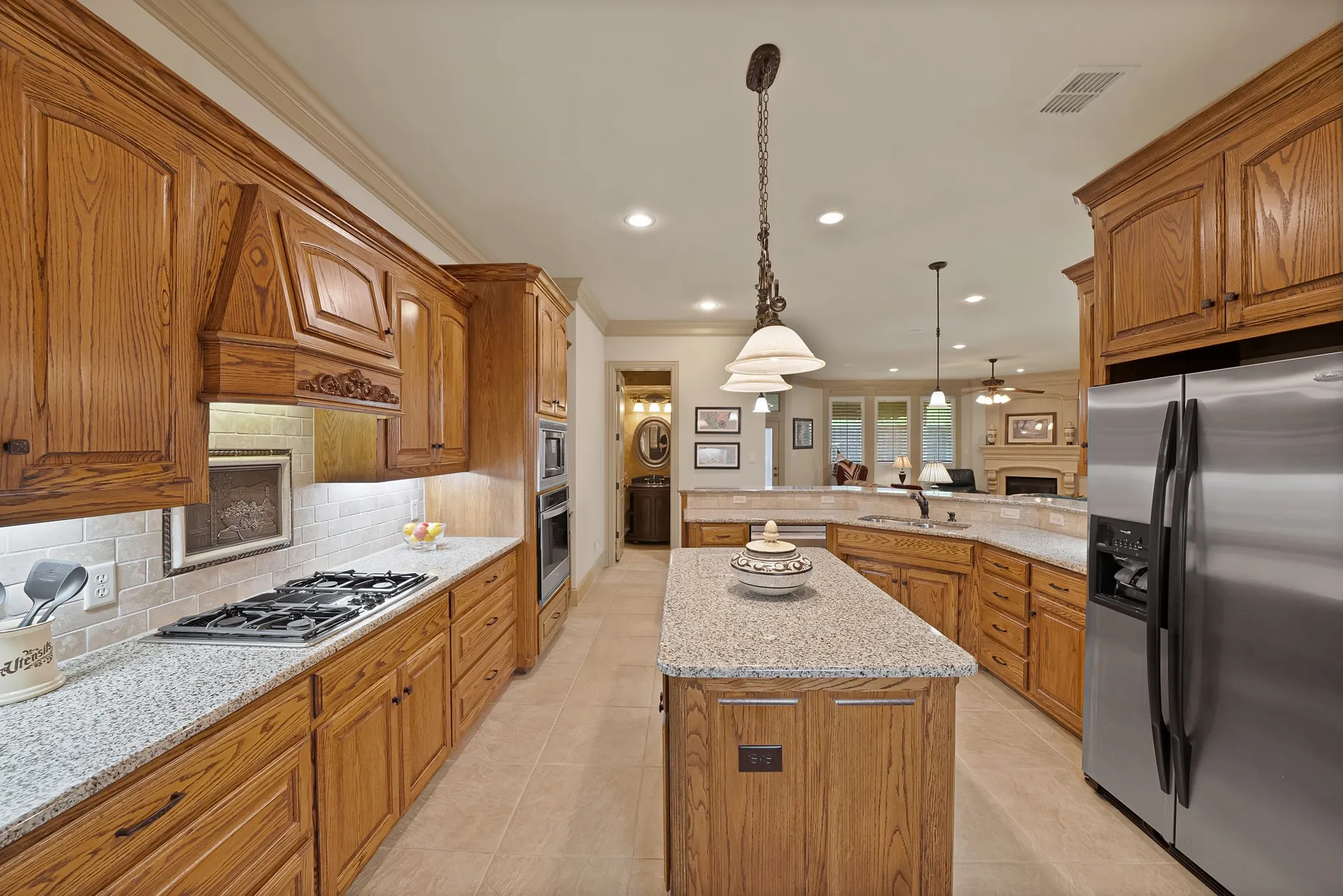 Single Family Residence For Sale in Tarrant County , 1408 St Tropez Lane, Arlington, Texas 76013, 3 Bedroom, 3 Bathroom, 2 Garage spaces, 2,662 Sqft, built in 2007, mls#21411108, Real Estate Agent in Arlington, Homes For Sale in Tarrant county, Homes For Sale in Arlington, Realtor in Arlington Texas, Real Estate Brokerage Independent Realty Texas, Luminita Cordes Realtor