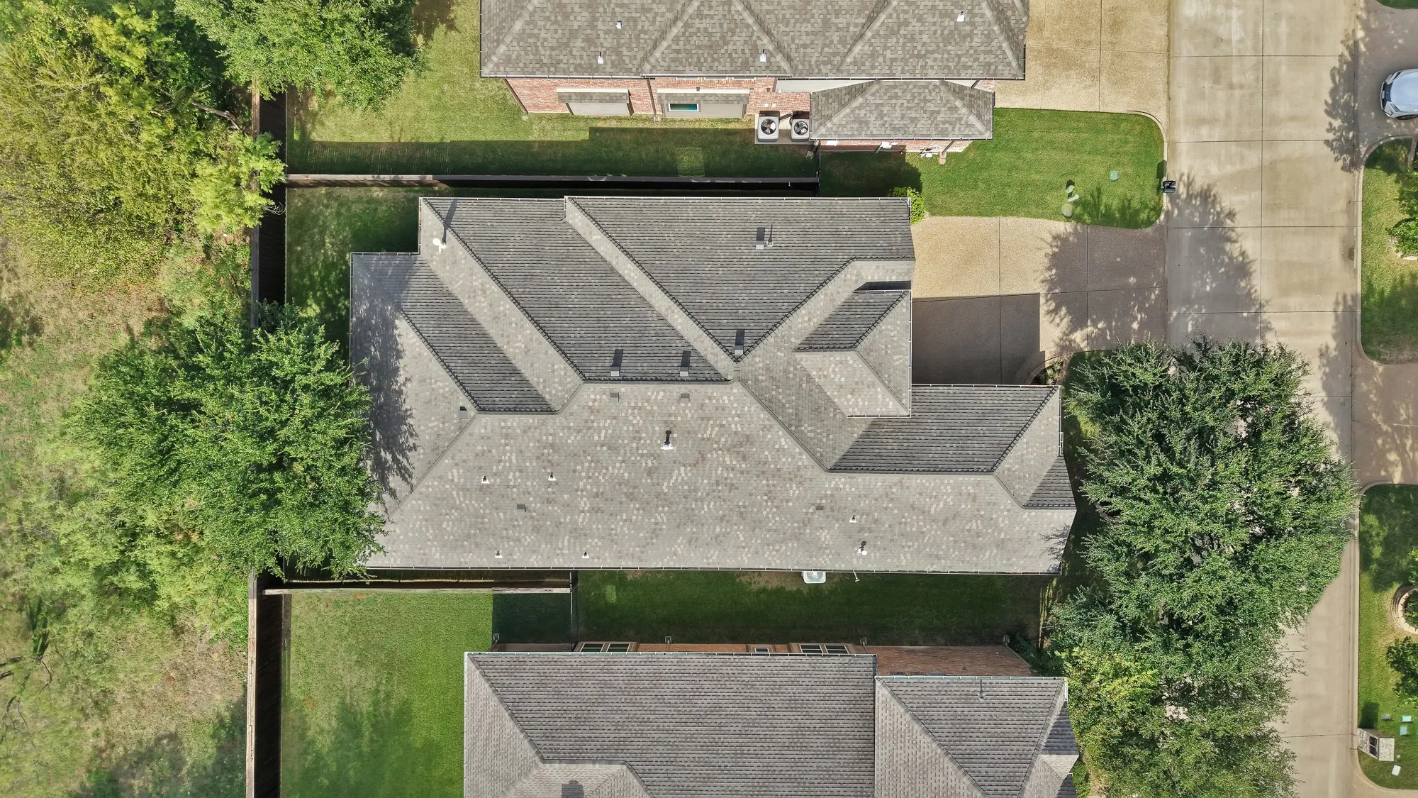 Single Family Residence For Sale in Tarrant County , 1408 St Tropez Lane, Arlington, Texas 76013, 3 Bedroom, 3 Bathroom, 2 Garage spaces, 2,662 Sqft, built in 2007, mls#21411108, Real Estate Agent in Arlington, Homes For Sale in Tarrant county, Homes For Sale in Arlington, Realtor in Arlington Texas, Real Estate Brokerage Independent Realty Texas, Luminita Cordes Realtor