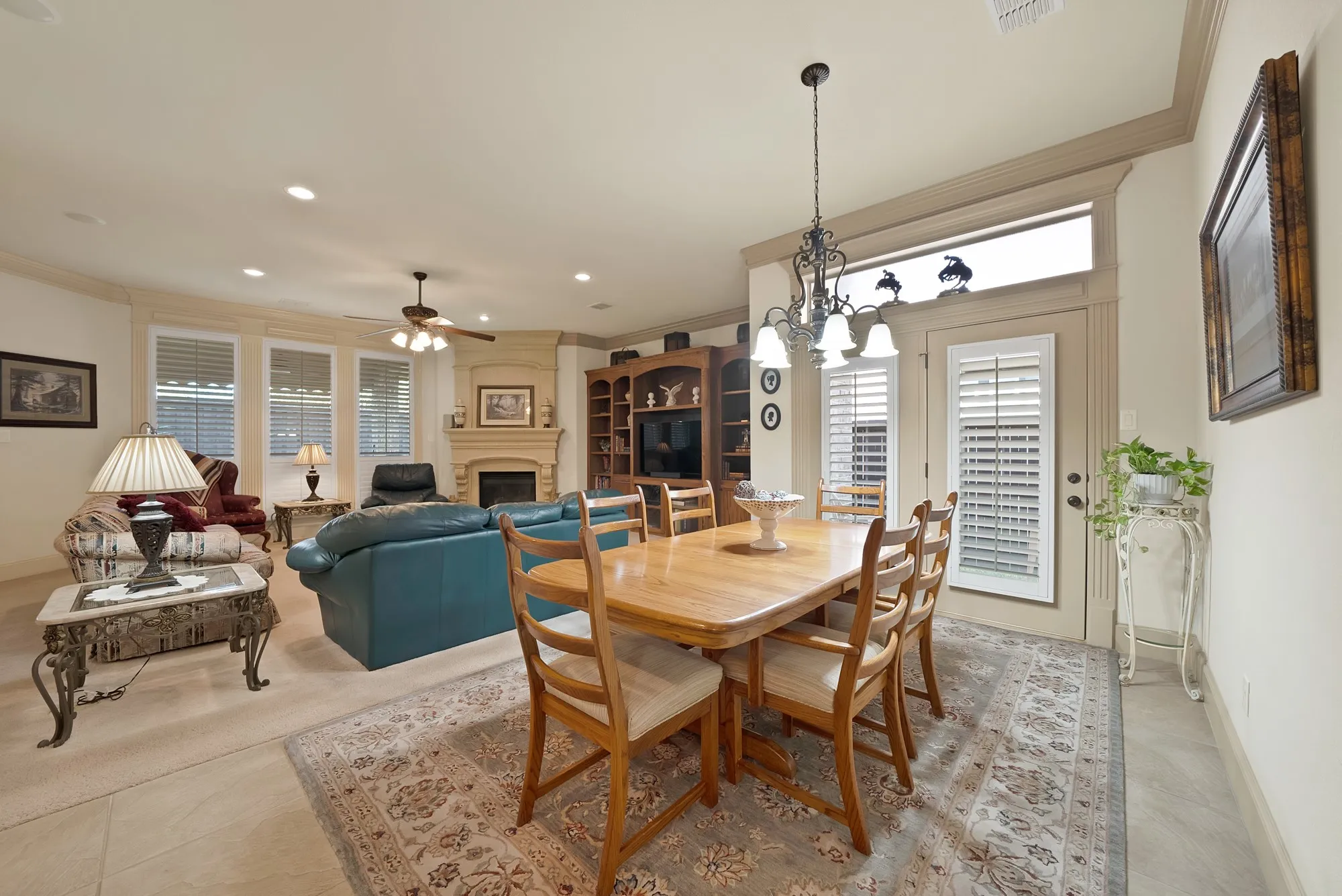 Single Family Residence For Sale in Tarrant County , 1408 St Tropez Lane, Arlington, Texas 76013, 3 Bedroom, 3 Bathroom, 2 Garage spaces, 2,662 Sqft, built in 2007, mls#21411108, Real Estate Agent in Arlington, Homes For Sale in Tarrant county, Homes For Sale in Arlington, Realtor in Arlington Texas, Real Estate Brokerage Independent Realty Texas, Luminita Cordes Realtor