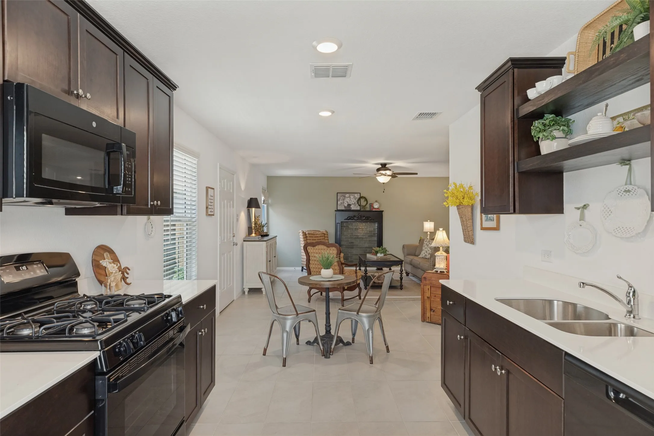 Single Family Residence For Sale in Collin County , 3700 Kinglet Court, Mc Kinney, Texas 75071, 2 Bedroom, 1 Bathroom, 2 Garage spaces, 1,012 Sqft, built in 2023, mls#21411975, Real Estate Agent in Mc Kinney, Homes For Sale in Collin county, Homes For Sale in Mc Kinney, Realtor in Mc Kinney Texas, Real Estate Brokerage Independent Realty Texas, Luminita Cordes Realtor