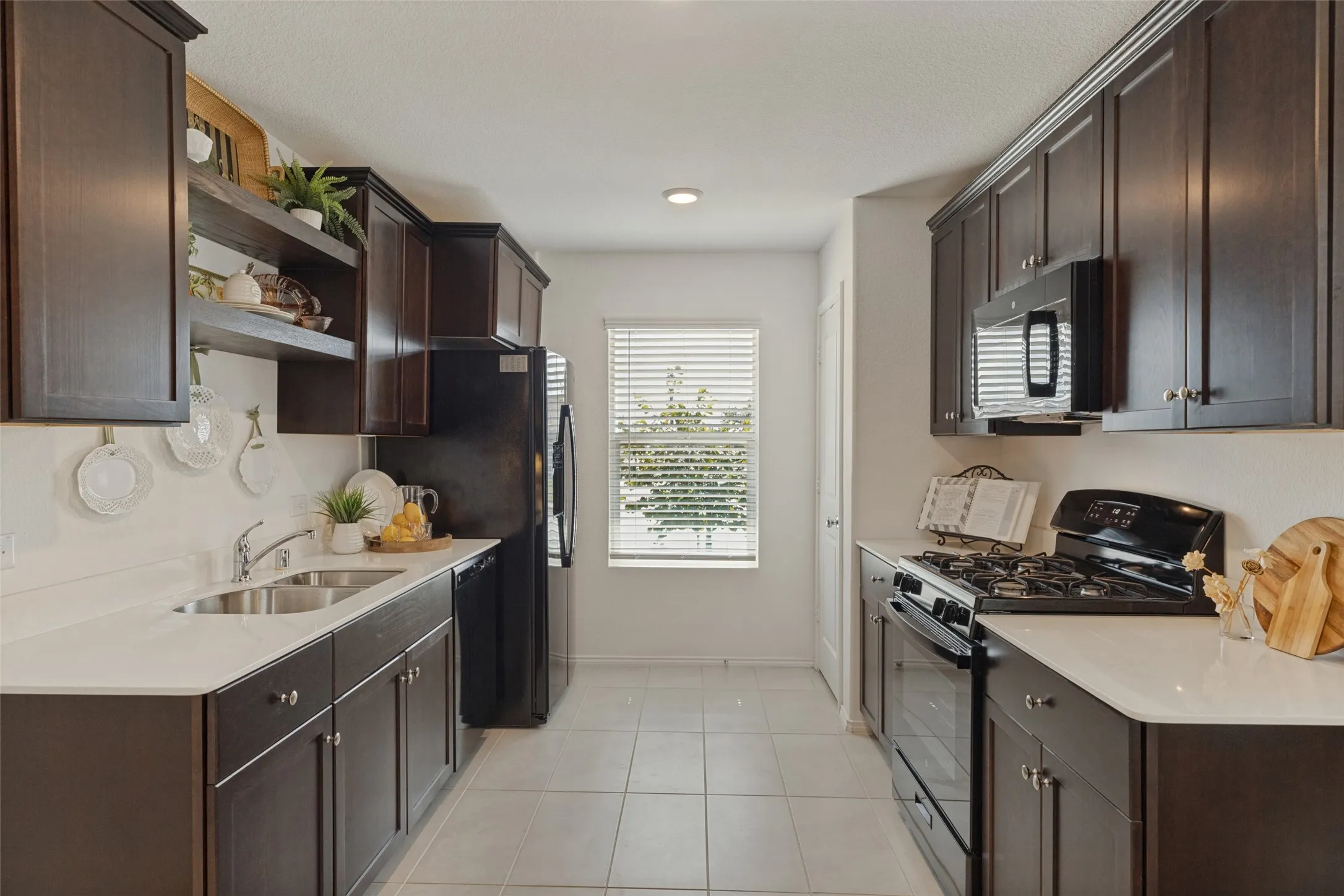 Single Family Residence For Sale in Collin County , 3700 Kinglet Court, Mc Kinney, Texas 75071, 2 Bedroom, 1 Bathroom, 2 Garage spaces, 1,012 Sqft, built in 2023, mls#21411975, Real Estate Agent in Mc Kinney, Homes For Sale in Collin county, Homes For Sale in Mc Kinney, Realtor in Mc Kinney Texas, Real Estate Brokerage Independent Realty Texas, Luminita Cordes Realtor