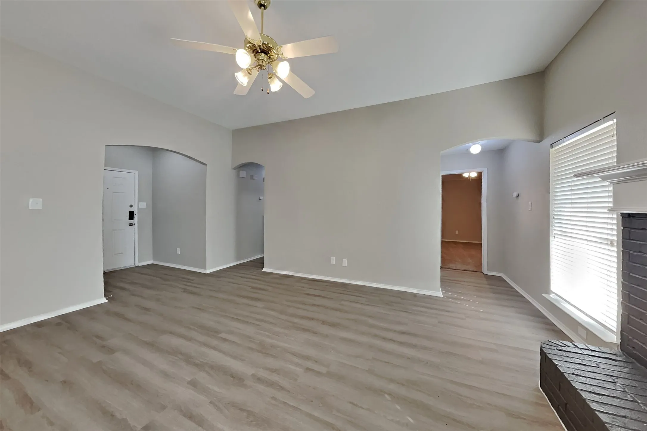 Single Family Residence For Rent in Tarrant County , 908 Chestnut Avenue, Burleson, Texas 76028, 3 Bedroom, 2 Bathroom, 2 Garage spaces, 1,709 Sqft, built in 2004, mls#21412077, Real Estate Agent in Burleson, Homes For Rent in Tarrant county, Homes For Rent in Burleson, Realtor in Burleson Texas, Real Estate Brokerage Independent Realty Texas, Luminita Cordes Realtor