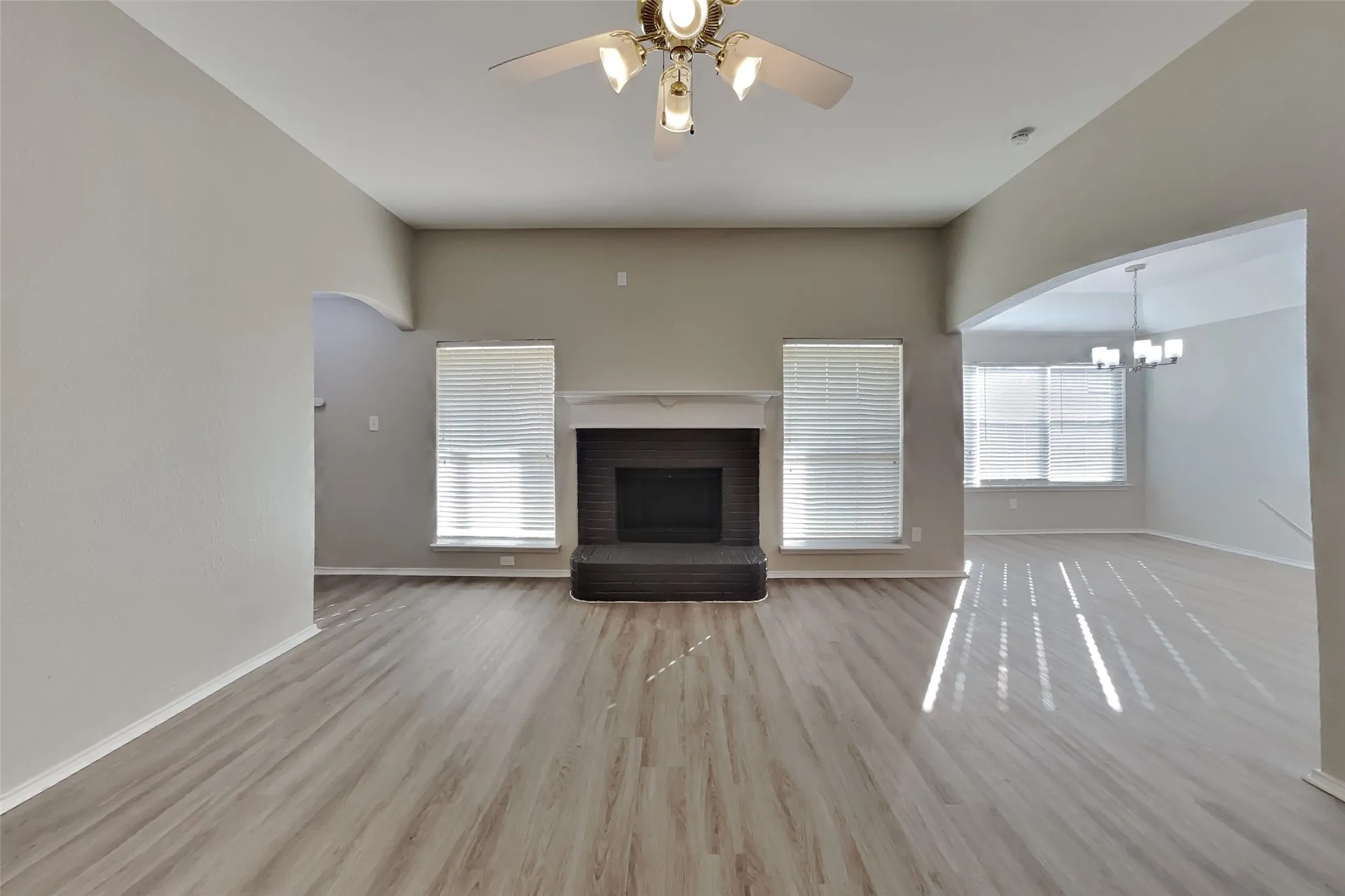 Single Family Residence For Rent in Tarrant County , 908 Chestnut Avenue, Burleson, Texas 76028, 3 Bedroom, 2 Bathroom, 2 Garage spaces, 1,709 Sqft, built in 2004, mls#21412077, Real Estate Agent in Burleson, Homes For Rent in Tarrant county, Homes For Rent in Burleson, Realtor in Burleson Texas, Real Estate Brokerage Independent Realty Texas, Luminita Cordes Realtor