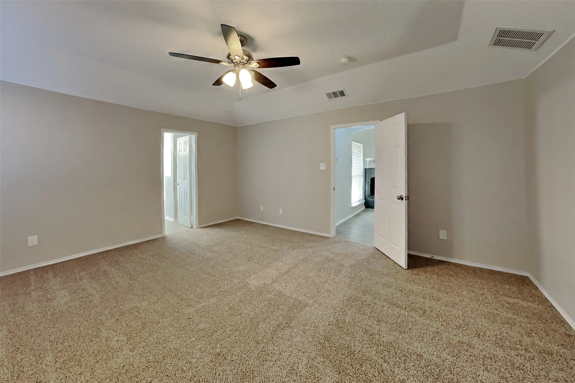 Single Family Residence For Rent in Tarrant County , 908 Chestnut Avenue, Burleson, Texas 76028, 3 Bedroom, 2 Bathroom, 2 Garage spaces, 1,709 Sqft, built in 2004, mls#21412077, Real Estate Agent in Burleson, Homes For Rent in Tarrant county, Homes For Rent in Burleson, Realtor in Burleson Texas, Real Estate Brokerage Independent Realty Texas, Luminita Cordes Realtor