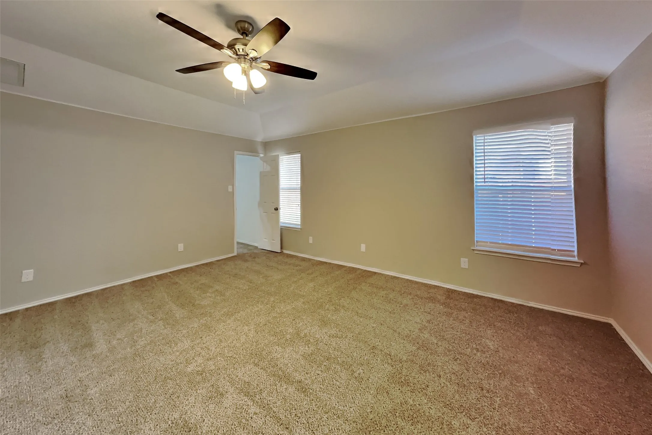 Single Family Residence For Rent in Tarrant County , 908 Chestnut Avenue, Burleson, Texas 76028, 3 Bedroom, 2 Bathroom, 2 Garage spaces, 1,709 Sqft, built in 2004, mls#21412077, Real Estate Agent in Burleson, Homes For Rent in Tarrant county, Homes For Rent in Burleson, Realtor in Burleson Texas, Real Estate Brokerage Independent Realty Texas, Luminita Cordes Realtor