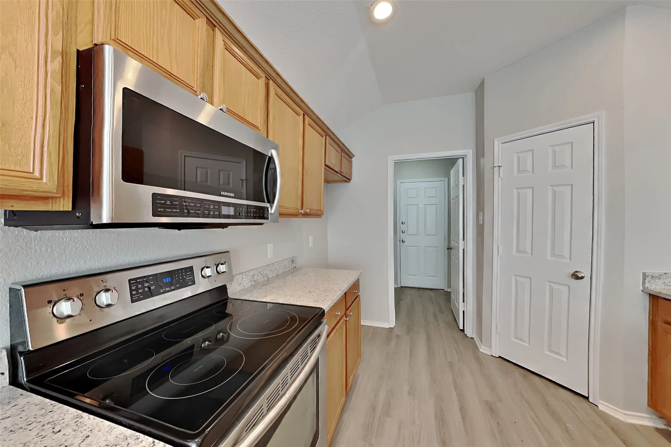 Single Family Residence For Rent in Tarrant County , 908 Chestnut Avenue, Burleson, Texas 76028, 3 Bedroom, 2 Bathroom, 2 Garage spaces, 1,709 Sqft, built in 2004, mls#21412077, Real Estate Agent in Burleson, Homes For Rent in Tarrant county, Homes For Rent in Burleson, Realtor in Burleson Texas, Real Estate Brokerage Independent Realty Texas, Luminita Cordes Realtor