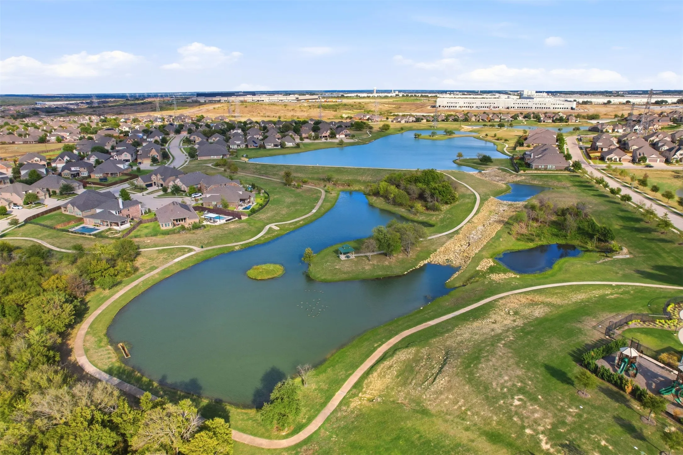Single Family Residence For Sale in Denton County , 14616 Spitfire Trail, Fort Worth, Texas 76262, 3 Bedroom, 3 Bathroom, 2 Garage spaces, 2,112 Sqft, built in 2017, mls#21404138, Real Estate Agent in Fort Worth, Homes For Sale in Denton county, Homes For Sale in Fort Worth, Realtor in Fort Worth Texas, Real Estate Brokerage Independent Realty Texas, Luminita Cordes Realtor