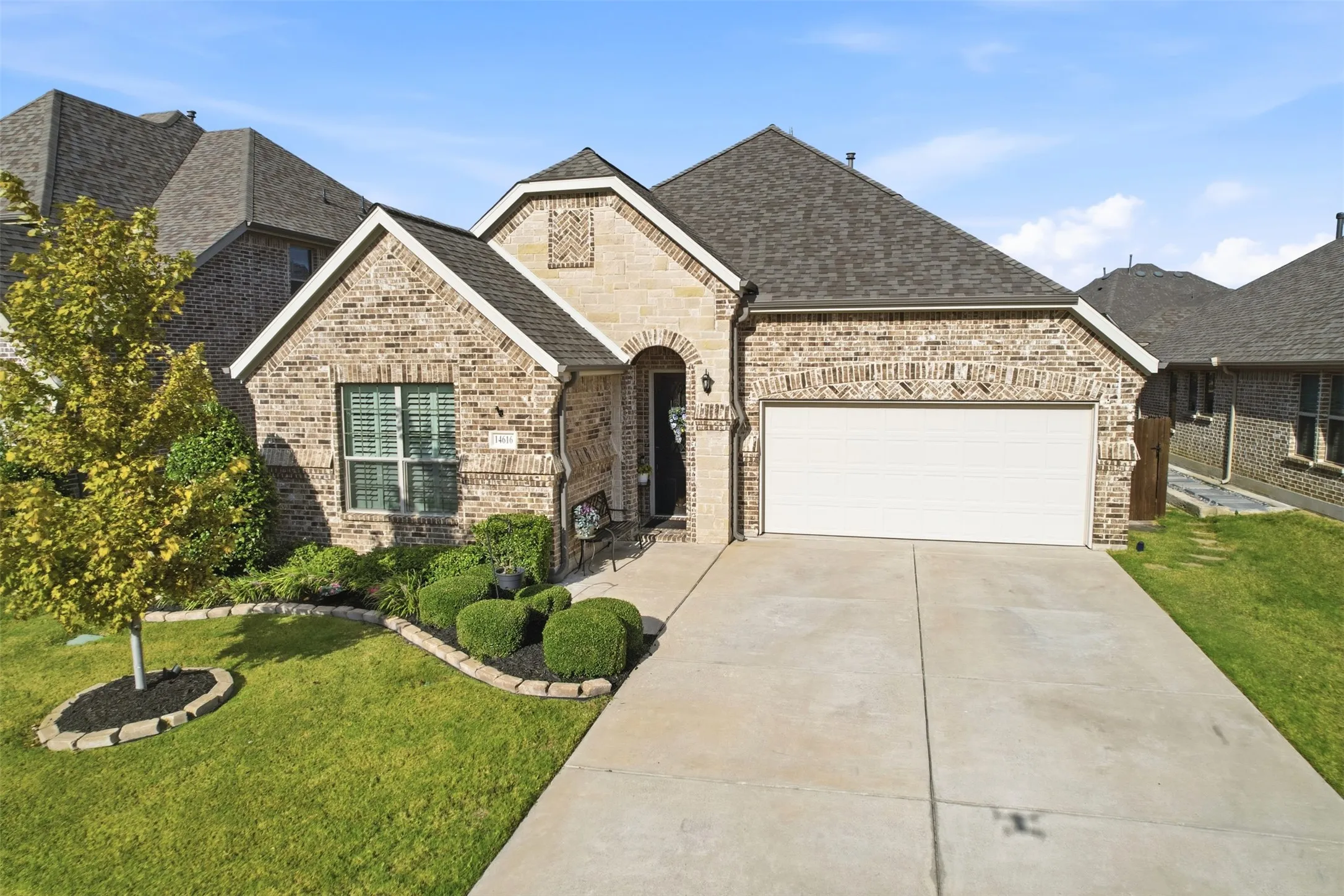 Single Family Residence For Sale in Denton County , 14616 Spitfire Trail, Fort Worth, Texas 76262, 3 Bedroom, 3 Bathroom, 2 Garage spaces, 2,112 Sqft, built in 2017, mls#21404138, Real Estate Agent in Fort Worth, Homes For Sale in Denton county, Homes For Sale in Fort Worth, Realtor in Fort Worth Texas, Real Estate Brokerage Independent Realty Texas, Luminita Cordes Realtor