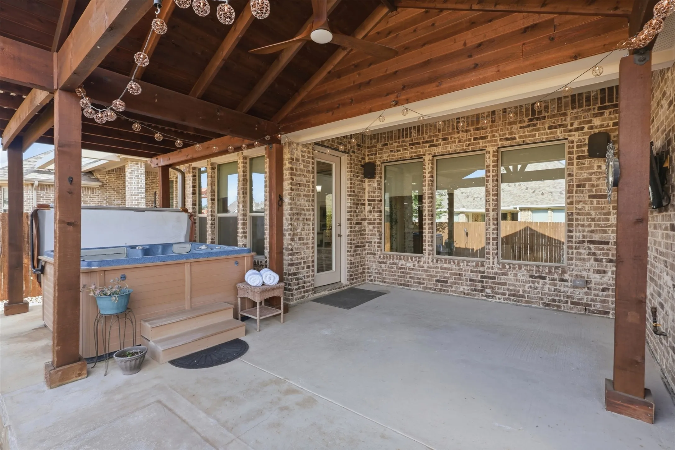 Single Family Residence For Sale in Denton County , 14616 Spitfire Trail, Fort Worth, Texas 76262, 3 Bedroom, 3 Bathroom, 2 Garage spaces, 2,112 Sqft, built in 2017, mls#21404138, Real Estate Agent in Fort Worth, Homes For Sale in Denton county, Homes For Sale in Fort Worth, Realtor in Fort Worth Texas, Real Estate Brokerage Independent Realty Texas, Luminita Cordes Realtor