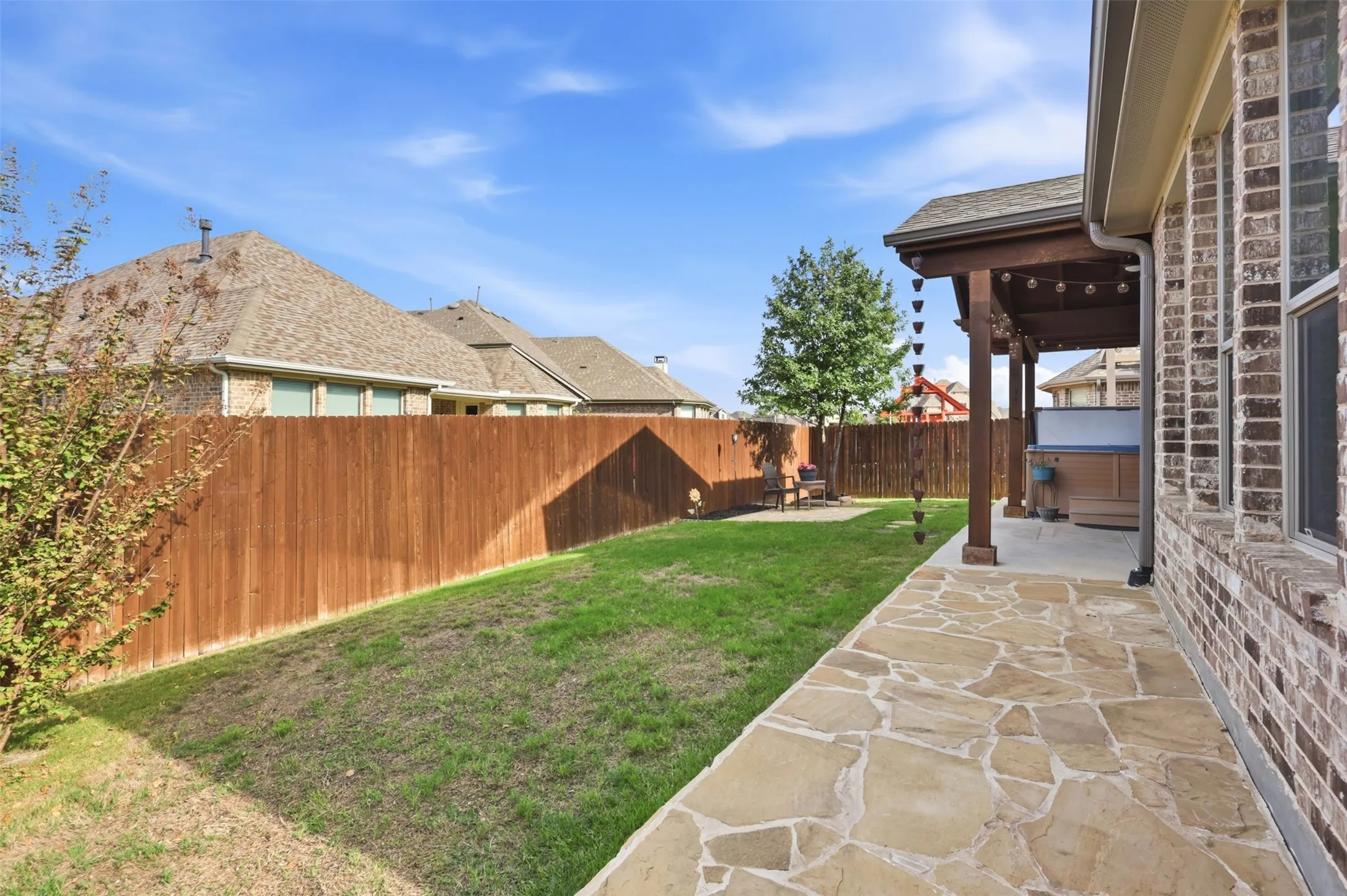 Single Family Residence For Sale in Denton County , 14616 Spitfire Trail, Fort Worth, Texas 76262, 3 Bedroom, 3 Bathroom, 2 Garage spaces, 2,112 Sqft, built in 2017, mls#21404138, Real Estate Agent in Fort Worth, Homes For Sale in Denton county, Homes For Sale in Fort Worth, Realtor in Fort Worth Texas, Real Estate Brokerage Independent Realty Texas, Luminita Cordes Realtor