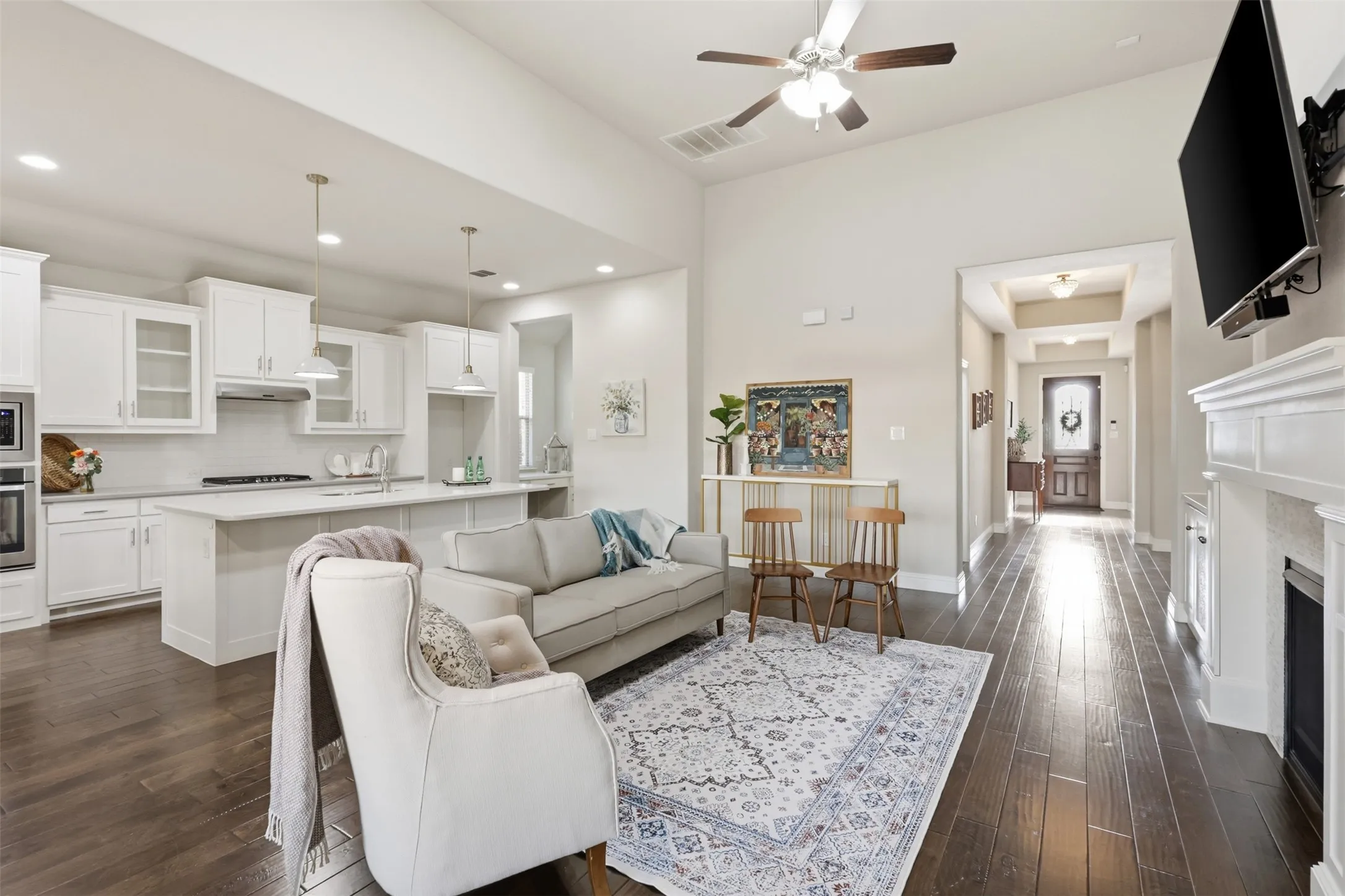 Single Family Residence For Sale in Denton County , 14616 Spitfire Trail, Fort Worth, Texas 76262, 3 Bedroom, 3 Bathroom, 2 Garage spaces, 2,112 Sqft, built in 2017, mls#21404138, Real Estate Agent in Fort Worth, Homes For Sale in Denton county, Homes For Sale in Fort Worth, Realtor in Fort Worth Texas, Real Estate Brokerage Independent Realty Texas, Luminita Cordes Realtor