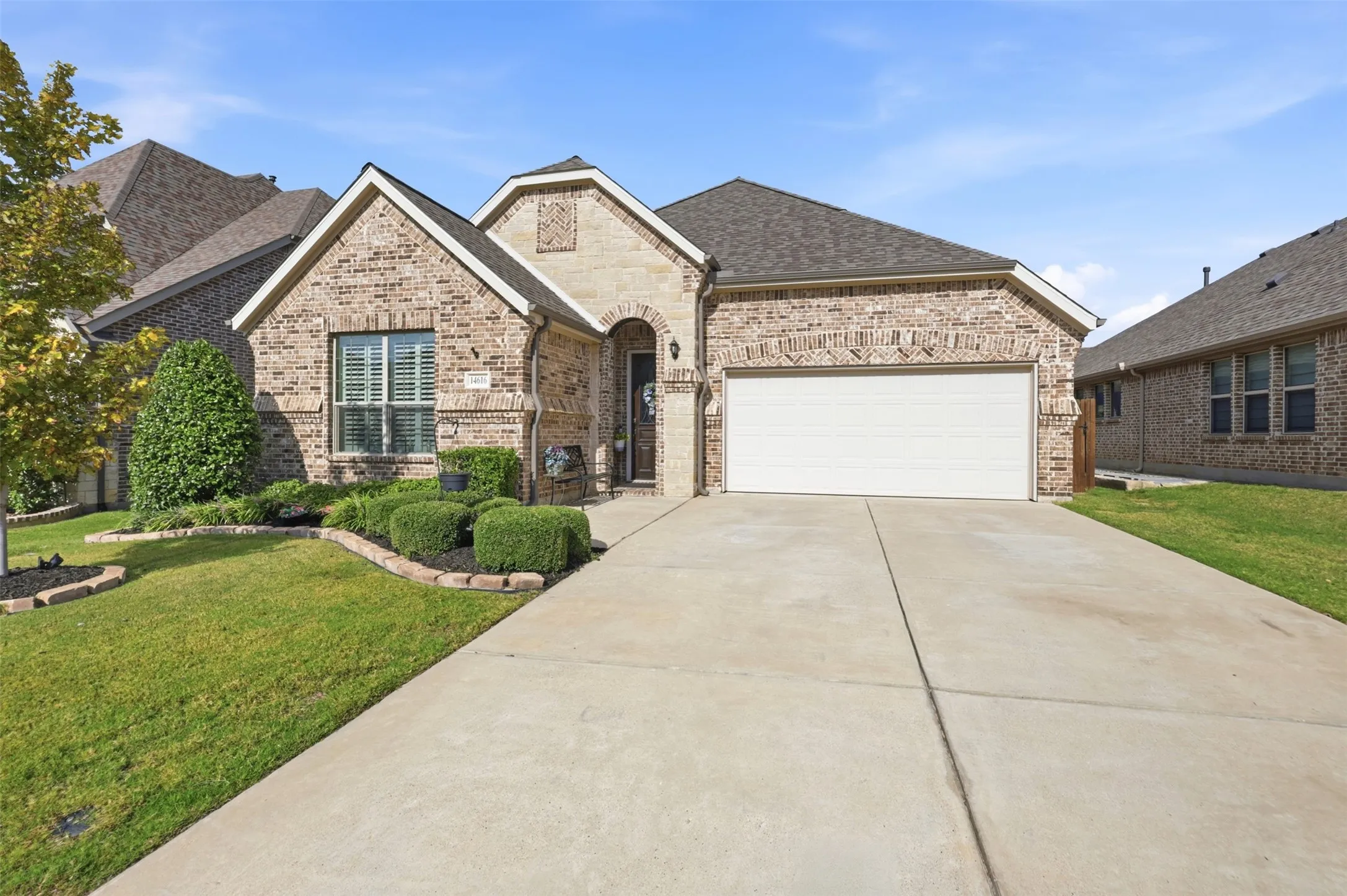 Single Family Residence For Sale in Denton County , 14616 Spitfire Trail, Fort Worth, Texas 76262, 3 Bedroom, 3 Bathroom, 2 Garage spaces, 2,112 Sqft, built in 2017, mls#21404138, Real Estate Agent in Fort Worth, Homes For Sale in Denton county, Homes For Sale in Fort Worth, Realtor in Fort Worth Texas, Real Estate Brokerage Independent Realty Texas, Luminita Cordes Realtor