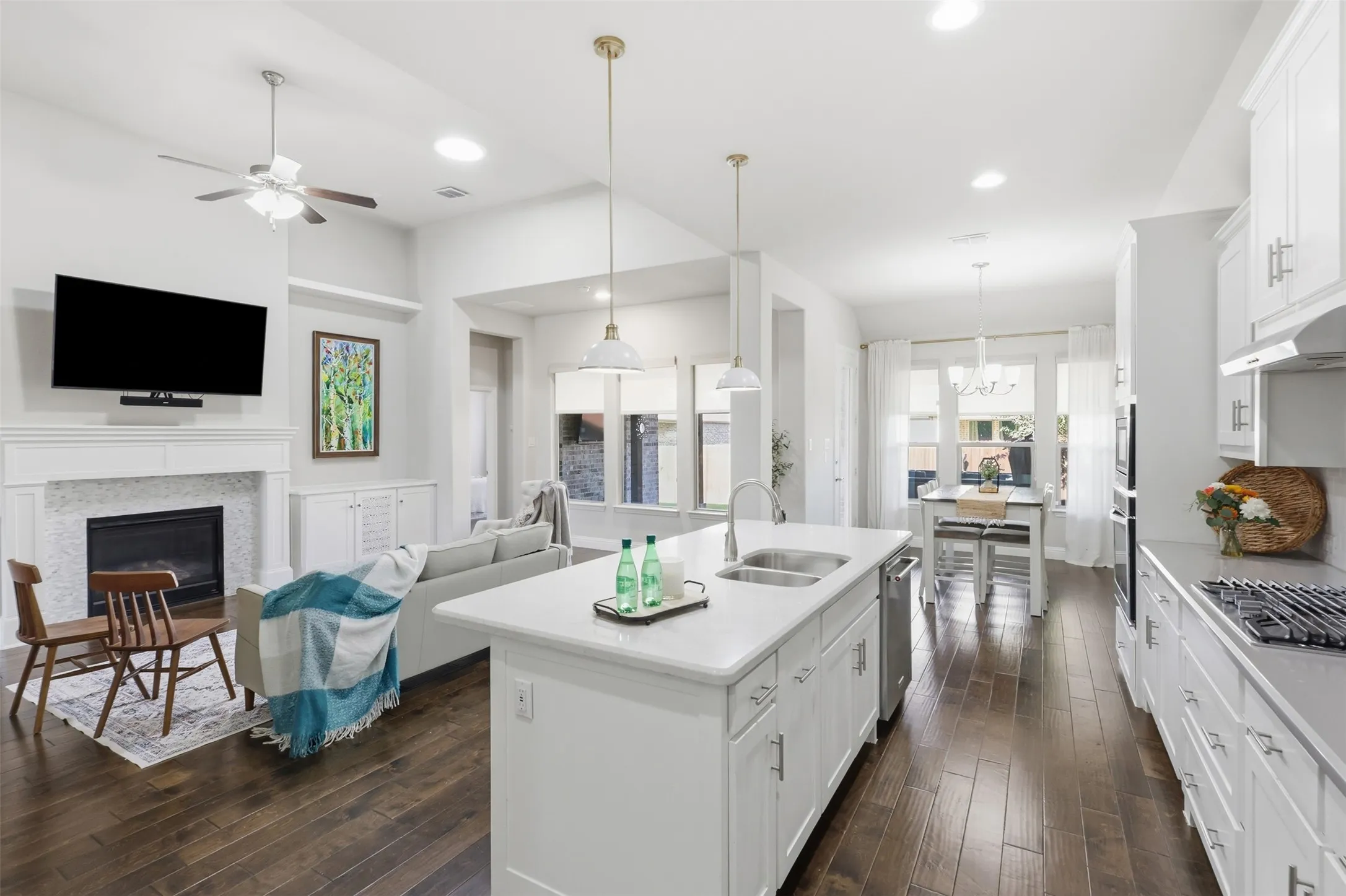 Single Family Residence For Sale in Denton County , 14616 Spitfire Trail, Fort Worth, Texas 76262, 3 Bedroom, 3 Bathroom, 2 Garage spaces, 2,112 Sqft, built in 2017, mls#21404138, Real Estate Agent in Fort Worth, Homes For Sale in Denton county, Homes For Sale in Fort Worth, Realtor in Fort Worth Texas, Real Estate Brokerage Independent Realty Texas, Luminita Cordes Realtor