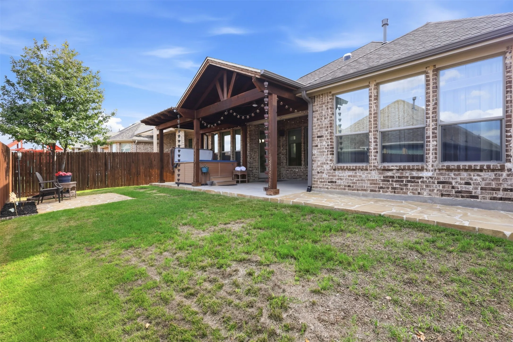 Single Family Residence For Sale in Denton County , 14616 Spitfire Trail, Fort Worth, Texas 76262, 3 Bedroom, 3 Bathroom, 2 Garage spaces, 2,112 Sqft, built in 2017, mls#21404138, Real Estate Agent in Fort Worth, Homes For Sale in Denton county, Homes For Sale in Fort Worth, Realtor in Fort Worth Texas, Real Estate Brokerage Independent Realty Texas, Luminita Cordes Realtor
