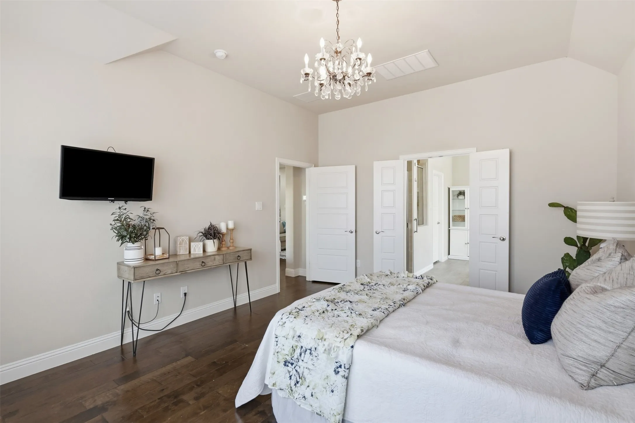 Single Family Residence For Sale in Denton County , 14616 Spitfire Trail, Fort Worth, Texas 76262, 3 Bedroom, 3 Bathroom, 2 Garage spaces, 2,112 Sqft, built in 2017, mls#21404138, Real Estate Agent in Fort Worth, Homes For Sale in Denton county, Homes For Sale in Fort Worth, Realtor in Fort Worth Texas, Real Estate Brokerage Independent Realty Texas, Luminita Cordes Realtor