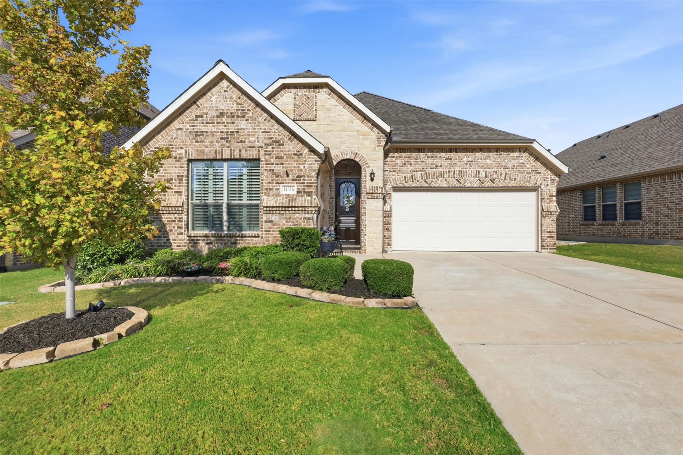 Single Family Residence For Sale in Denton County , 14616 Spitfire Trail, Fort Worth, Texas 76262, 3 Bedroom, 3 Bathroom, 2 Garage spaces, 2,112 Sqft, built in 2017, mls#21404138, Real Estate Agent in Fort Worth, Homes For Sale in Denton county, Homes For Sale in Fort Worth, Realtor in Fort Worth Texas, Real Estate Brokerage Independent Realty Texas, Luminita Cordes Realtor