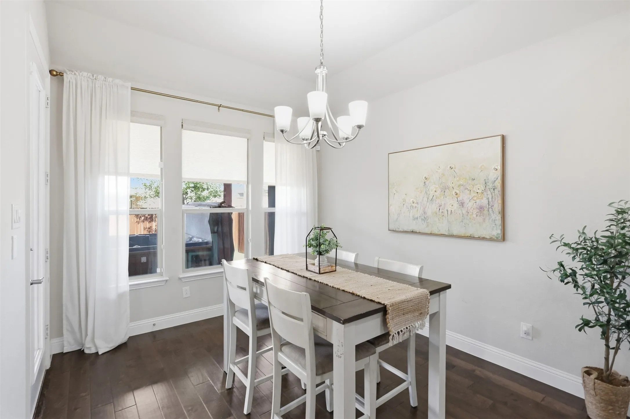 Single Family Residence For Sale in Denton County , 14616 Spitfire Trail, Fort Worth, Texas 76262, 3 Bedroom, 3 Bathroom, 2 Garage spaces, 2,112 Sqft, built in 2017, mls#21404138, Real Estate Agent in Fort Worth, Homes For Sale in Denton county, Homes For Sale in Fort Worth, Realtor in Fort Worth Texas, Real Estate Brokerage Independent Realty Texas, Luminita Cordes Realtor