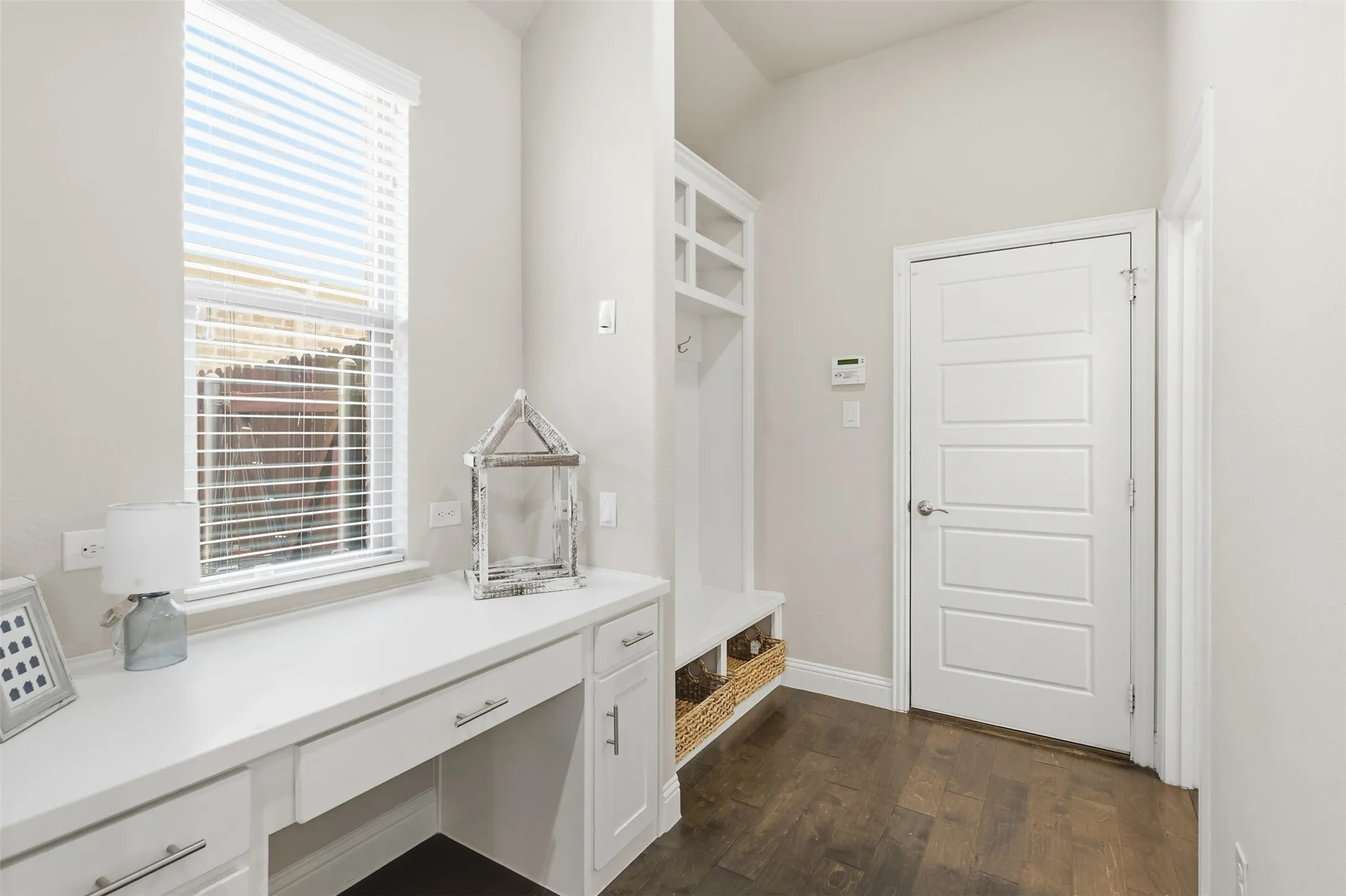 Single Family Residence For Sale in Denton County , 14616 Spitfire Trail, Fort Worth, Texas 76262, 3 Bedroom, 3 Bathroom, 2 Garage spaces, 2,112 Sqft, built in 2017, mls#21404138, Real Estate Agent in Fort Worth, Homes For Sale in Denton county, Homes For Sale in Fort Worth, Realtor in Fort Worth Texas, Real Estate Brokerage Independent Realty Texas, Luminita Cordes Realtor