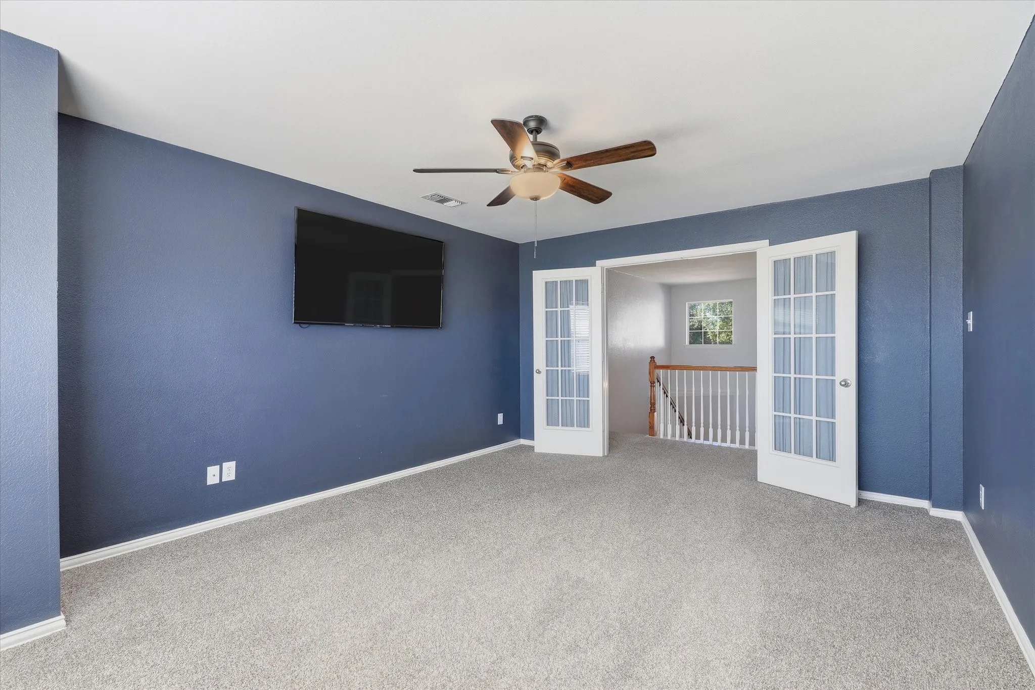 Single Family Residence For Sale in Denton County , 1481 Royal Oaks Drive, Frisco, Texas 75036, 3 Bedroom, 3 Bathroom, 2 Garage spaces, 2,266 Sqft, built in 2001, mls#21410443, Real Estate Agent in Frisco, Homes For Sale in Denton county, Homes For Sale in Frisco, Realtor in Frisco Texas, Real Estate Brokerage Independent Realty Texas, Luminita Cordes Realtor