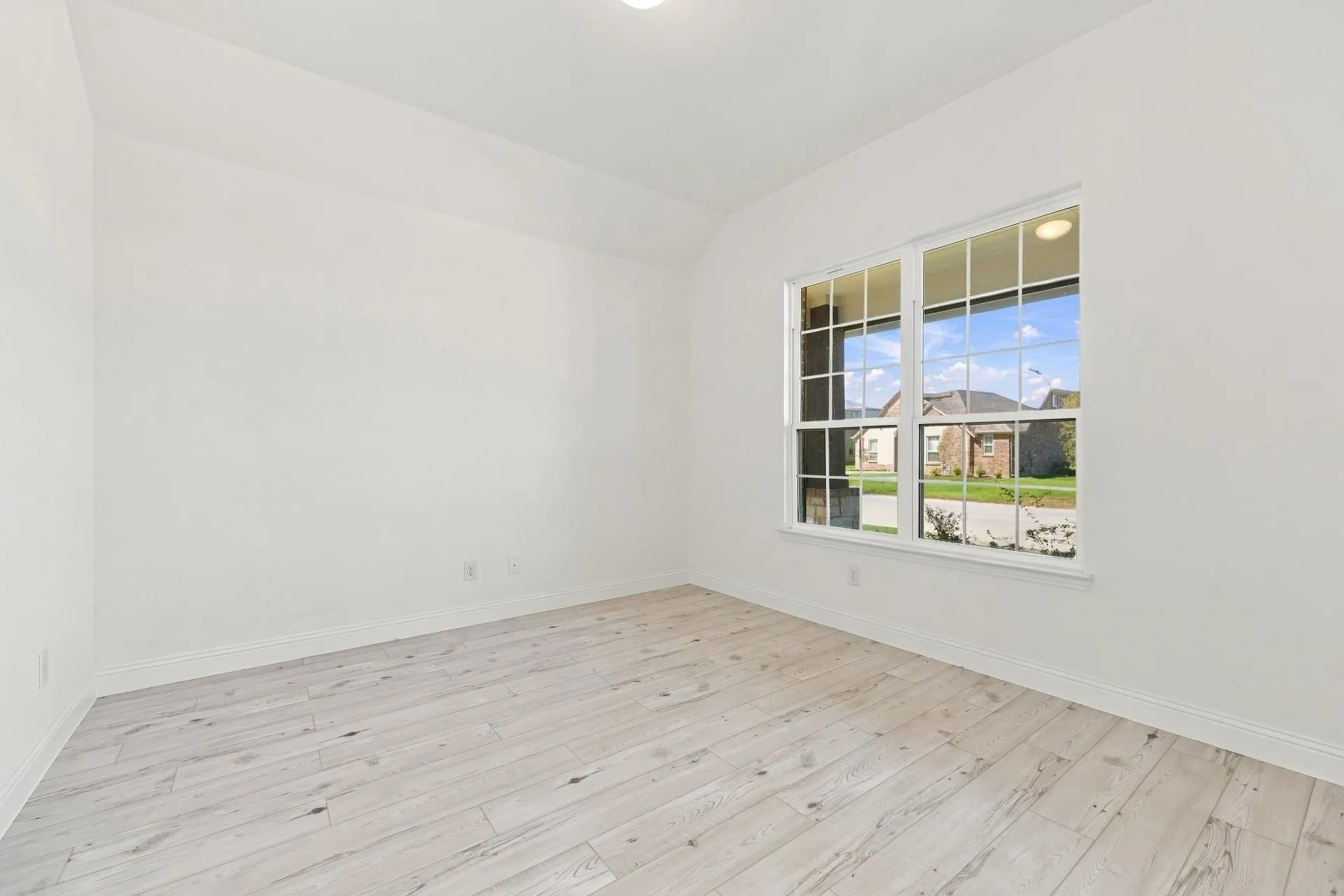 Single Family Residence For Rent in Ellis County , 752 Brozgold Avenue, Midlothian, Texas 76065, 5 Bedroom, 4 Bathroom, 3 Garage spaces, 2,912 Sqft, built in 2025, mls#21412113, Real Estate Agent in Midlothian, Homes For Rent in Ellis county, Homes For Rent in Midlothian, Realtor in Midlothian Texas, Real Estate Brokerage Independent Realty Texas, Luminita Cordes Realtor