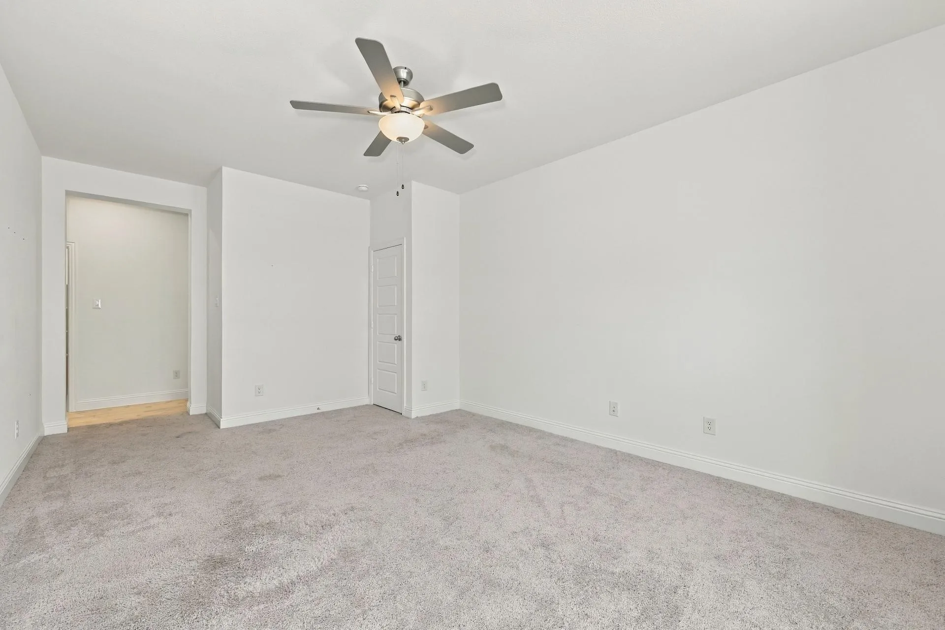 Single Family Residence For Rent in Ellis County , 752 Brozgold Avenue, Midlothian, Texas 76065, 5 Bedroom, 4 Bathroom, 3 Garage spaces, 2,912 Sqft, built in 2025, mls#21412113, Real Estate Agent in Midlothian, Homes For Rent in Ellis county, Homes For Rent in Midlothian, Realtor in Midlothian Texas, Real Estate Brokerage Independent Realty Texas, Luminita Cordes Realtor