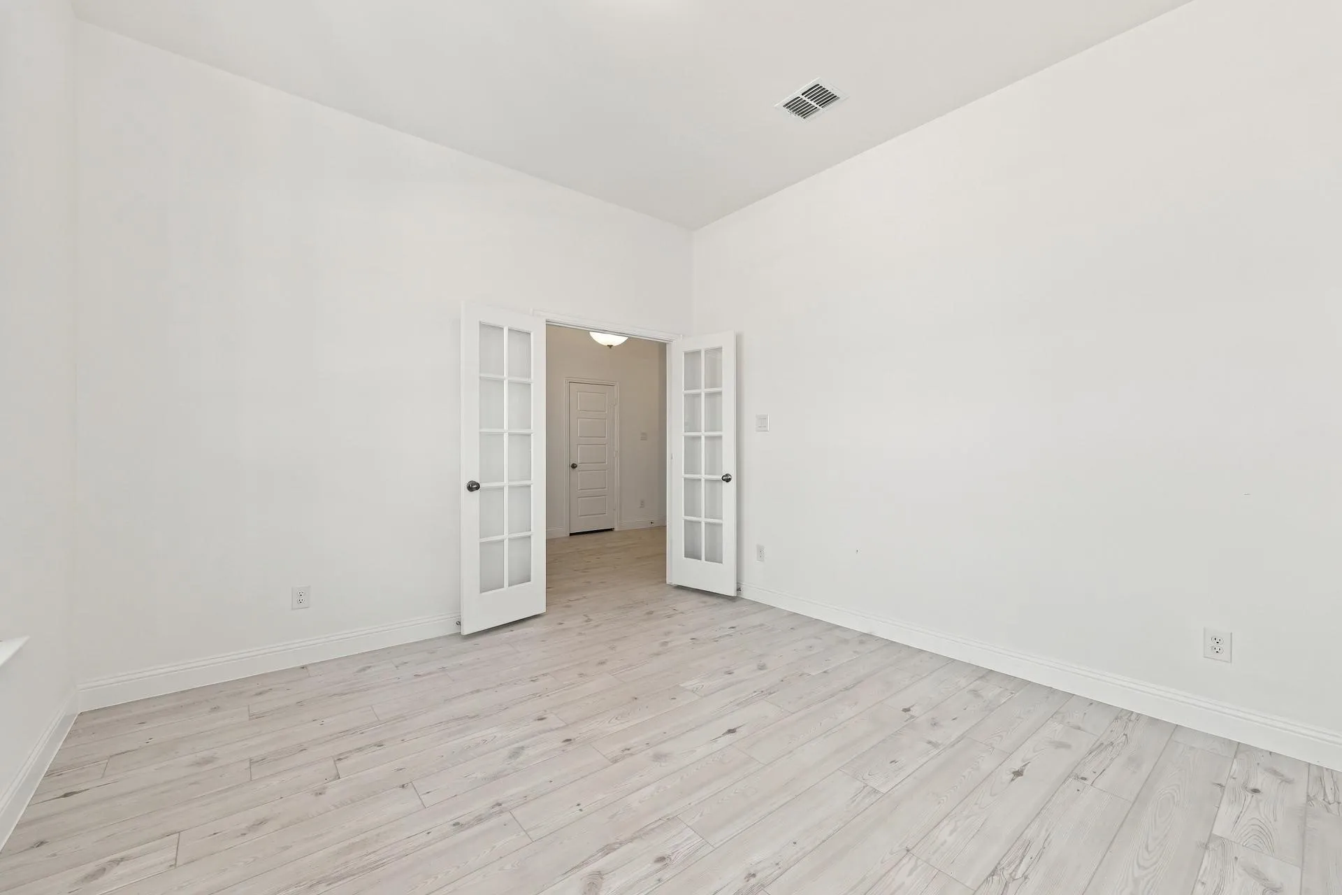 Single Family Residence For Rent in Ellis County , 752 Brozgold Avenue, Midlothian, Texas 76065, 5 Bedroom, 4 Bathroom, 3 Garage spaces, 2,912 Sqft, built in 2025, mls#21412113, Real Estate Agent in Midlothian, Homes For Rent in Ellis county, Homes For Rent in Midlothian, Realtor in Midlothian Texas, Real Estate Brokerage Independent Realty Texas, Luminita Cordes Realtor