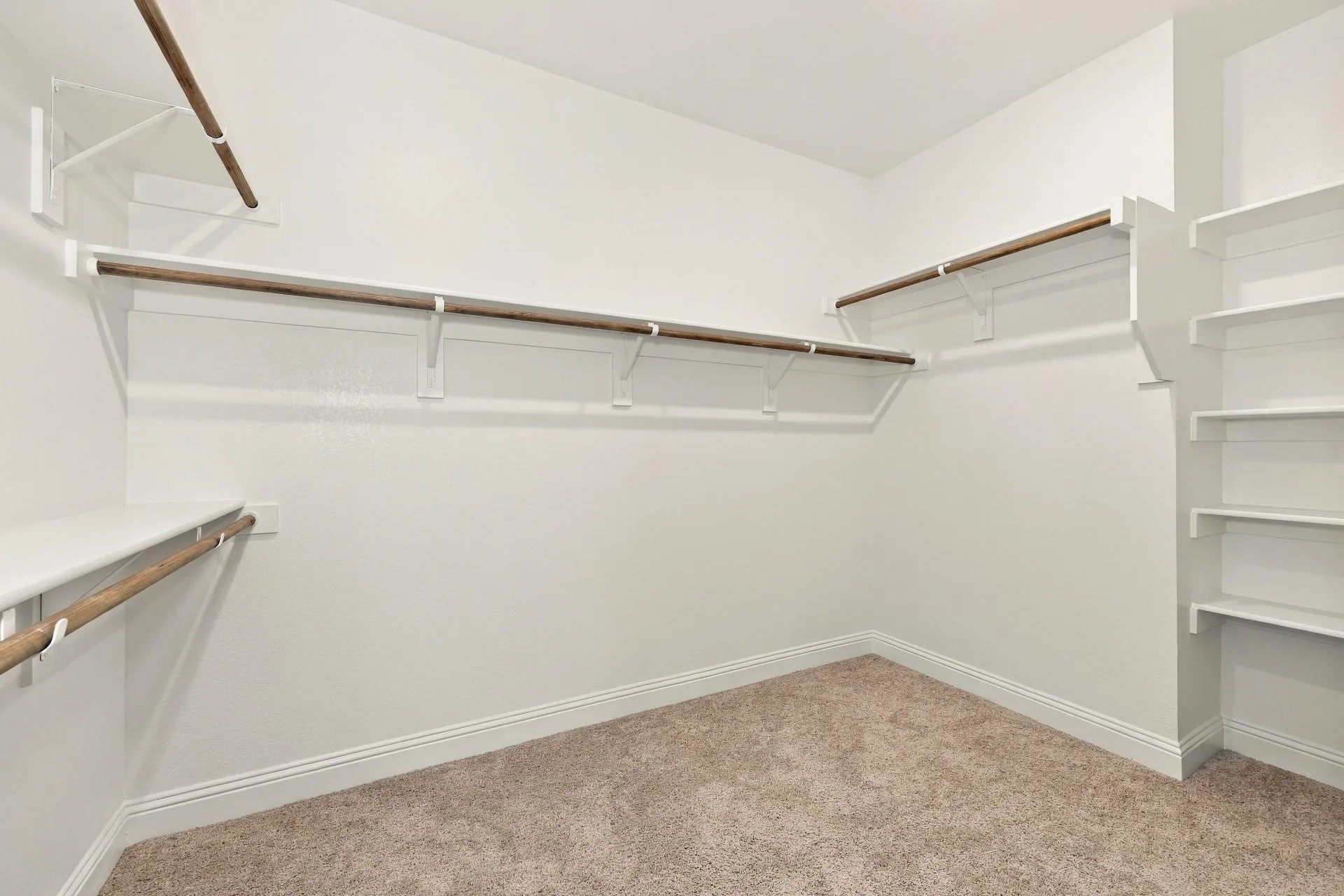Single Family Residence For Rent in Ellis County , 752 Brozgold Avenue, Midlothian, Texas 76065, 5 Bedroom, 4 Bathroom, 3 Garage spaces, 2,912 Sqft, built in 2025, mls#21412113, Real Estate Agent in Midlothian, Homes For Rent in Ellis county, Homes For Rent in Midlothian, Realtor in Midlothian Texas, Real Estate Brokerage Independent Realty Texas, Luminita Cordes Realtor