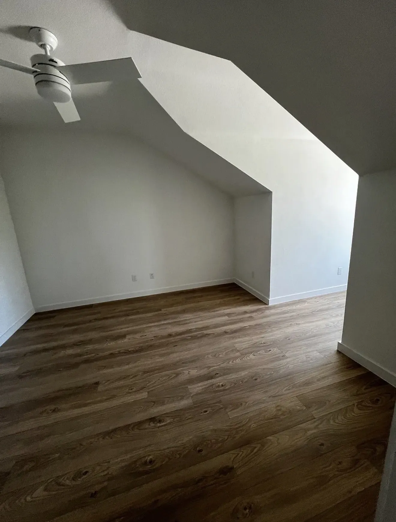 Single Family Residence For Rent in Grayson County , 309 W Cedar Street, Gunter, Texas 75058, 4 Bedroom, 3 Bathroom, 1 Garage spaces, 2,002 Sqft, built in 2023, mls#21412116, Real Estate Agent in Gunter, Homes For Rent in Grayson county, Homes For Rent in Gunter, Realtor in Gunter Texas, Real Estate Brokerage Independent Realty Texas, Luminita Cordes Realtor