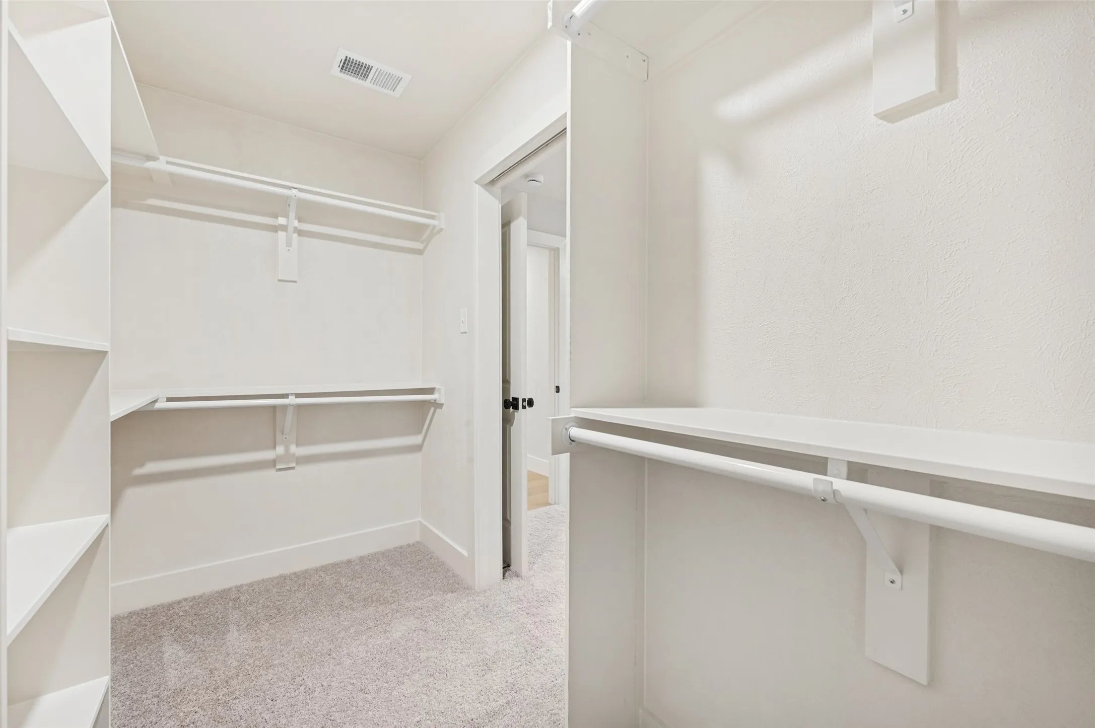 Single Family Residence For Sale in Dallas County , 3706 Windsor Street, Irving, Texas 75062, 3 Bedroom, 2 Bathroom, 2 Garage spaces, 1,879 Sqft, built in 1960, mls#21411454, Real Estate Agent in Irving, Homes For Sale in Dallas county, Homes For Sale in Irving, Realtor in Irving Texas, Real Estate Brokerage Independent Realty Texas, Luminita Cordes Realtor