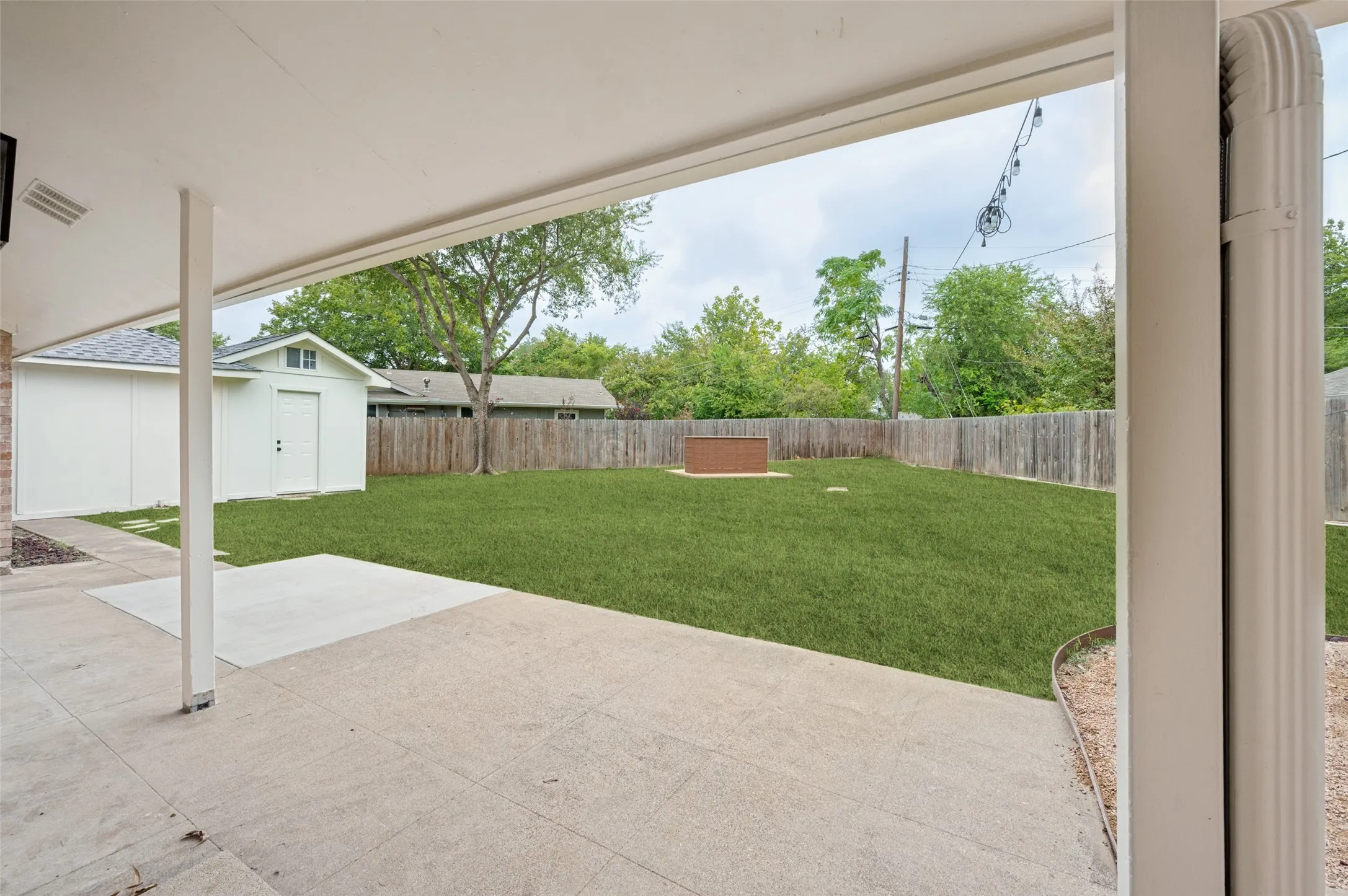 Single Family Residence For Sale in Dallas County , 3706 Windsor Street, Irving, Texas 75062, 3 Bedroom, 2 Bathroom, 2 Garage spaces, 1,879 Sqft, built in 1960, mls#21411454, Real Estate Agent in Irving, Homes For Sale in Dallas county, Homes For Sale in Irving, Realtor in Irving Texas, Real Estate Brokerage Independent Realty Texas, Luminita Cordes Realtor