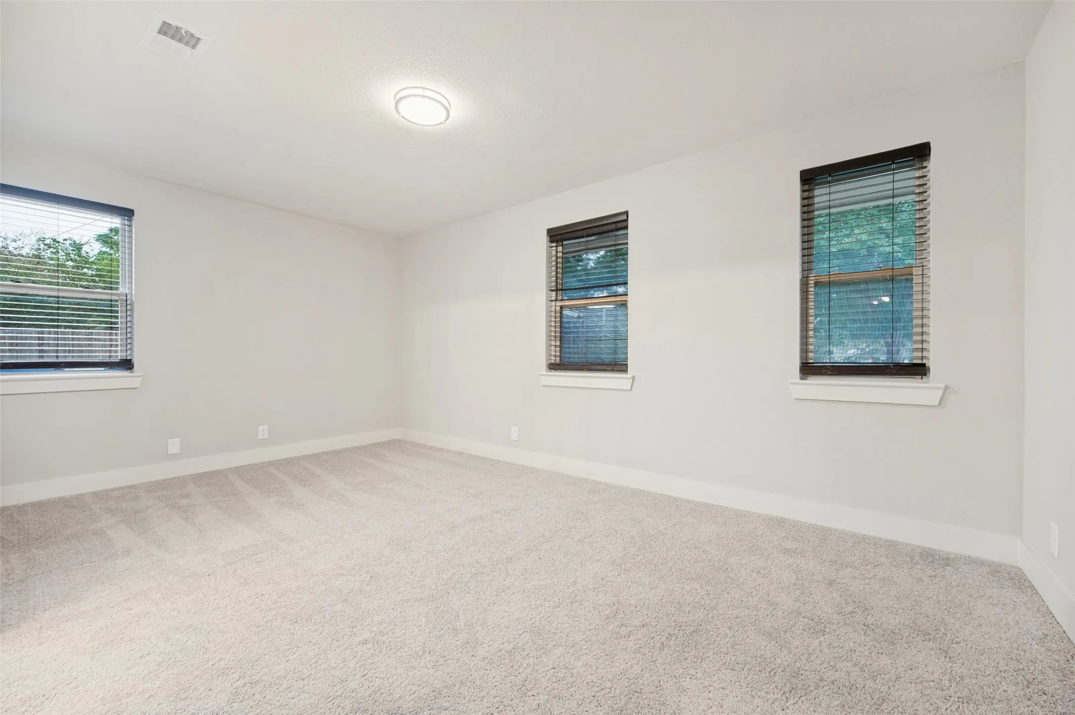 Single Family Residence For Sale in Dallas County , 3706 Windsor Street, Irving, Texas 75062, 3 Bedroom, 2 Bathroom, 2 Garage spaces, 1,879 Sqft, built in 1960, mls#21411454, Real Estate Agent in Irving, Homes For Sale in Dallas county, Homes For Sale in Irving, Realtor in Irving Texas, Real Estate Brokerage Independent Realty Texas, Luminita Cordes Realtor