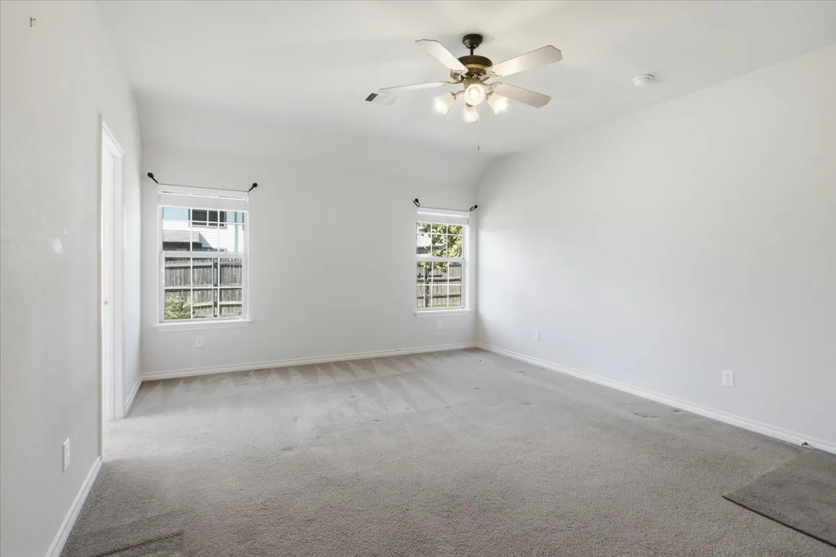 Single Family Residence For Sale in Grayson County , 1524 Hanover Lane, Van Alstyne, Texas 75495, 3 Bedroom, 2 Bathroom, 2 Garage spaces, 1,920 Sqft, built in 2005, mls#21408896, Real Estate Agent in Van Alstyne, Homes For Sale in Grayson county, Homes For Sale in Van Alstyne, Realtor in Van Alstyne Texas, Real Estate Brokerage Independent Realty Texas, Luminita Cordes Realtor