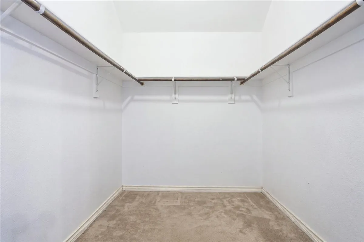 Single Family Residence For Sale in Grayson County , 1524 Hanover Lane, Van Alstyne, Texas 75495, 3 Bedroom, 2 Bathroom, 2 Garage spaces, 1,920 Sqft, built in 2005, mls#21408896, Real Estate Agent in Van Alstyne, Homes For Sale in Grayson county, Homes For Sale in Van Alstyne, Realtor in Van Alstyne Texas, Real Estate Brokerage Independent Realty Texas, Luminita Cordes Realtor