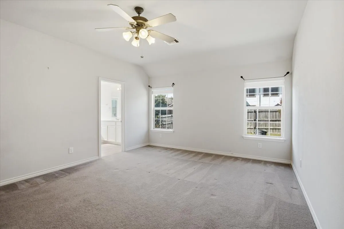 Single Family Residence For Sale in Grayson County , 1524 Hanover Lane, Van Alstyne, Texas 75495, 3 Bedroom, 2 Bathroom, 2 Garage spaces, 1,920 Sqft, built in 2005, mls#21408896, Real Estate Agent in Van Alstyne, Homes For Sale in Grayson county, Homes For Sale in Van Alstyne, Realtor in Van Alstyne Texas, Real Estate Brokerage Independent Realty Texas, Luminita Cordes Realtor