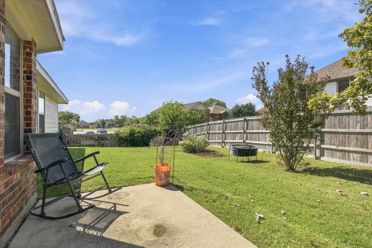 Single Family Residence For Sale in Grayson County , 1524 Hanover Lane, Van Alstyne, Texas 75495, 3 Bedroom, 2 Bathroom, 2 Garage spaces, 1,920 Sqft, built in 2005, mls#21408896, Real Estate Agent in Van Alstyne, Homes For Sale in Grayson county, Homes For Sale in Van Alstyne, Realtor in Van Alstyne Texas, Real Estate Brokerage Independent Realty Texas, Luminita Cordes Realtor