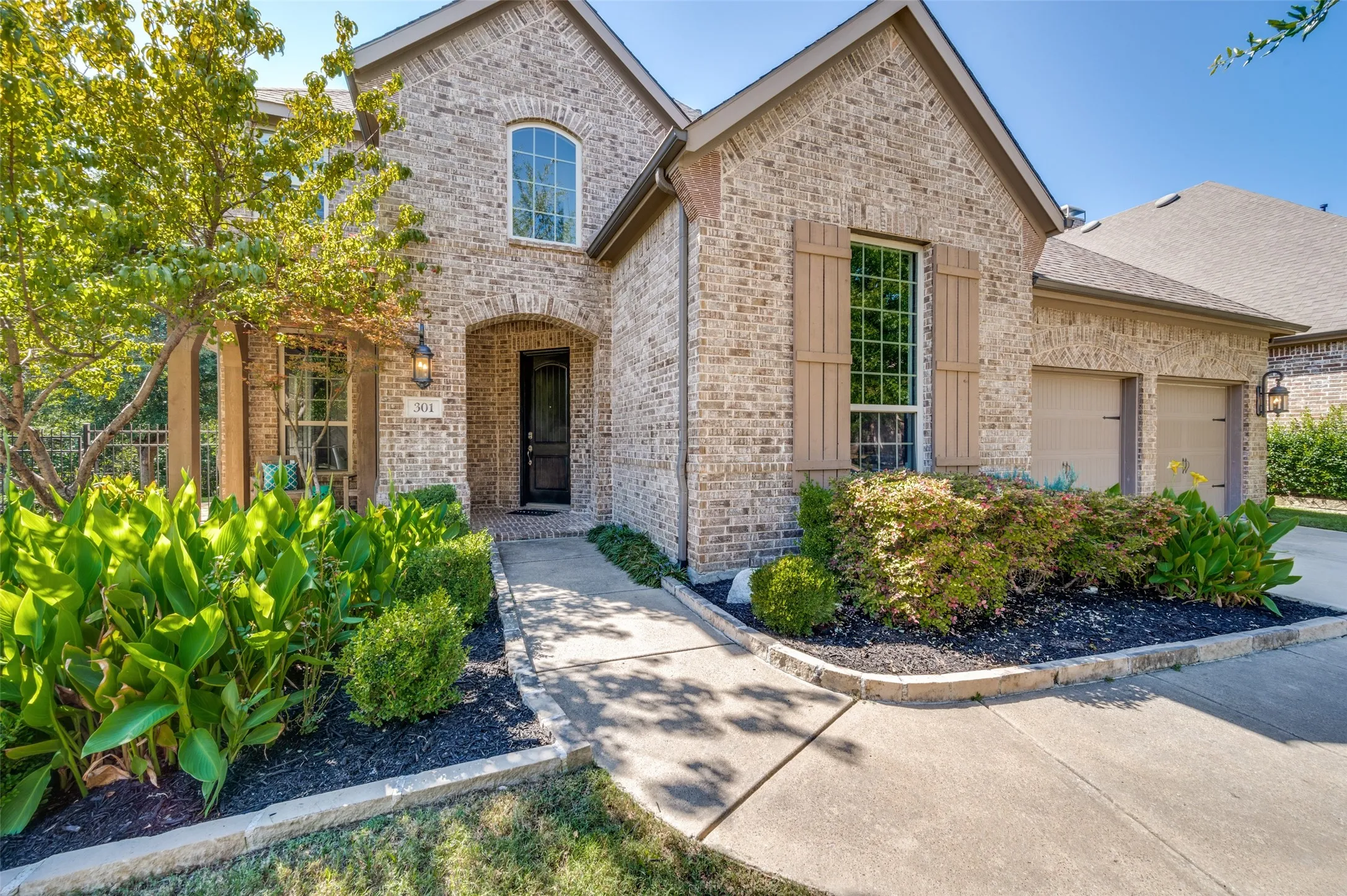 Curb appeal, a cul de sac location and a three car garage.