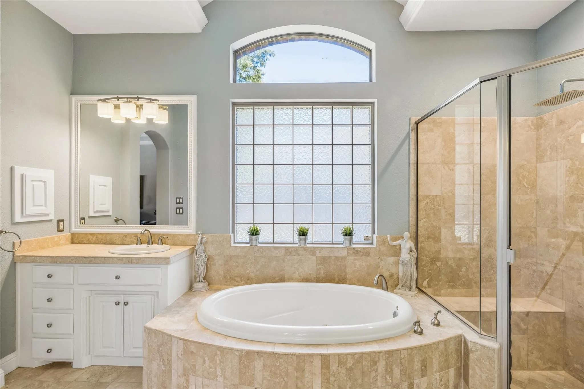 Single Family Residence For Sale in Tarrant County , 1417 Kaitlyn Lane, Keller, Texas 76248, 4 Bedroom, 4 Bathroom, 3 Garage spaces, 4,383 Sqft, built in 2000, mls#21399748, Real Estate Agent in Keller, Homes For Sale in Tarrant county, Homes For Sale in Keller, Realtor in Keller Texas, Real Estate Brokerage Independent Realty Texas, Luminita Cordes Realtor