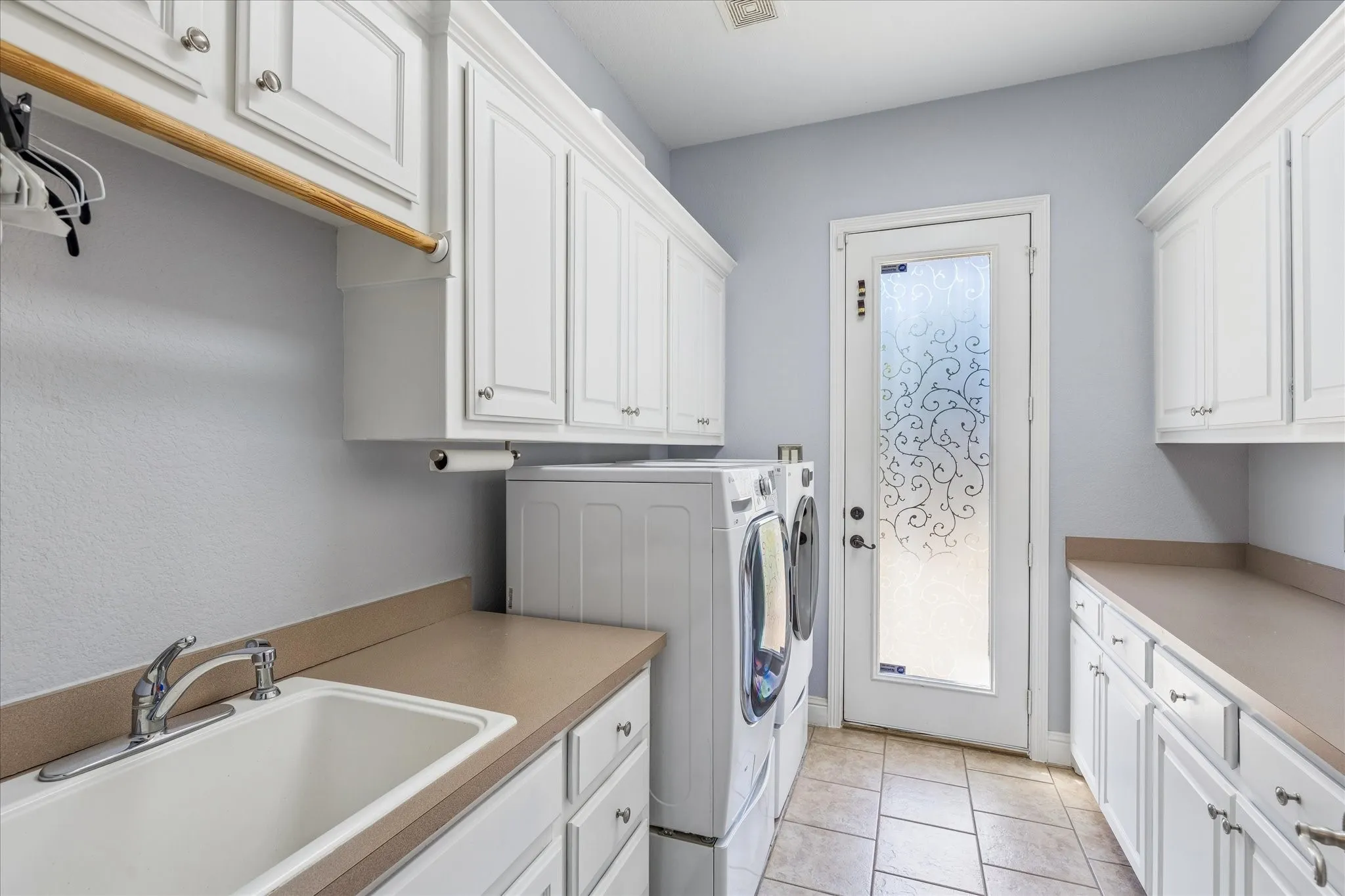 Single Family Residence For Sale in Tarrant County , 1417 Kaitlyn Lane, Keller, Texas 76248, 4 Bedroom, 4 Bathroom, 3 Garage spaces, 4,383 Sqft, built in 2000, mls#21399748, Real Estate Agent in Keller, Homes For Sale in Tarrant county, Homes For Sale in Keller, Realtor in Keller Texas, Real Estate Brokerage Independent Realty Texas, Luminita Cordes Realtor